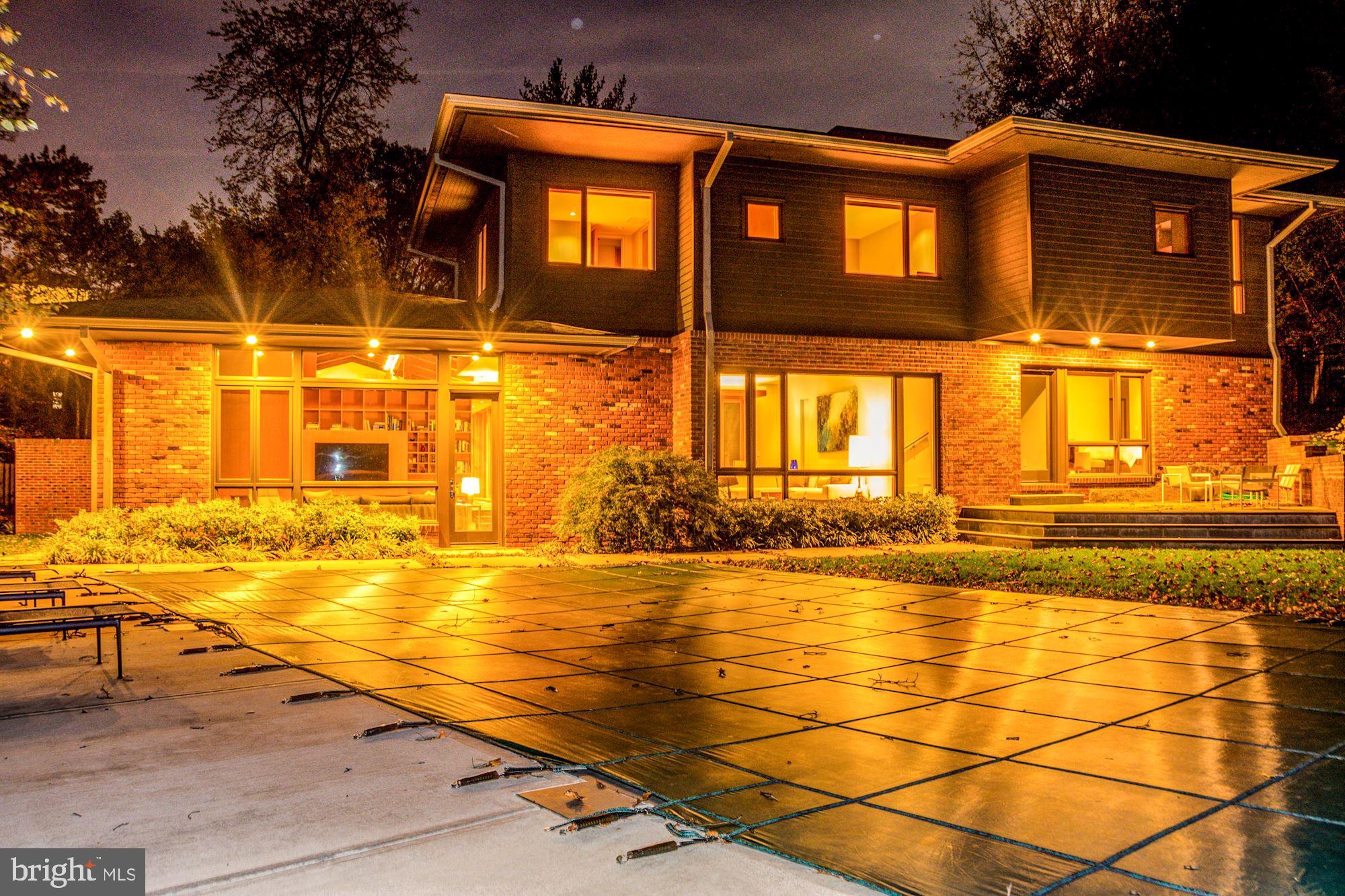 COUNTRY CLUB HILLS - Residential