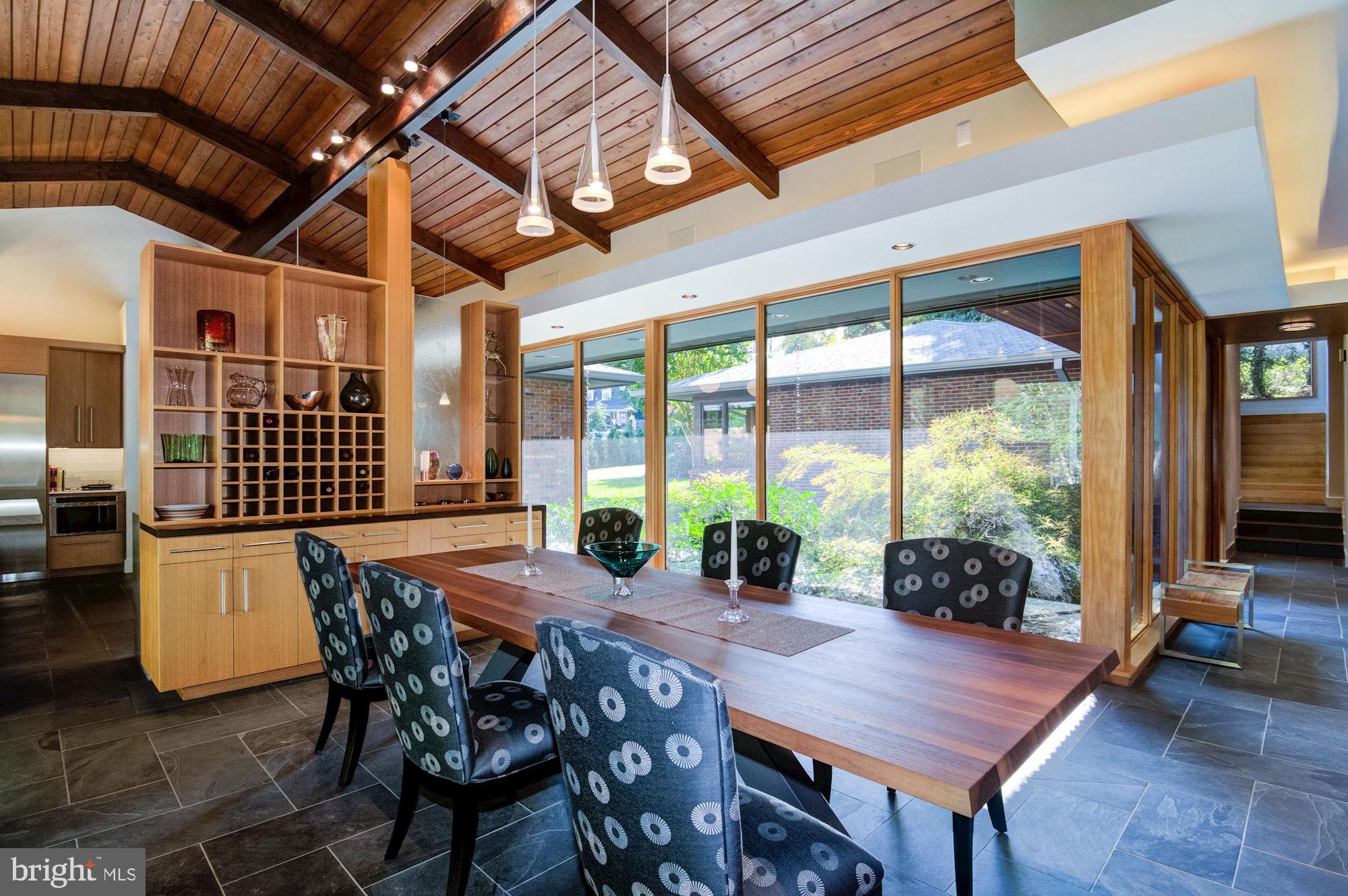 COUNTRY CLUB HILLS - Residential