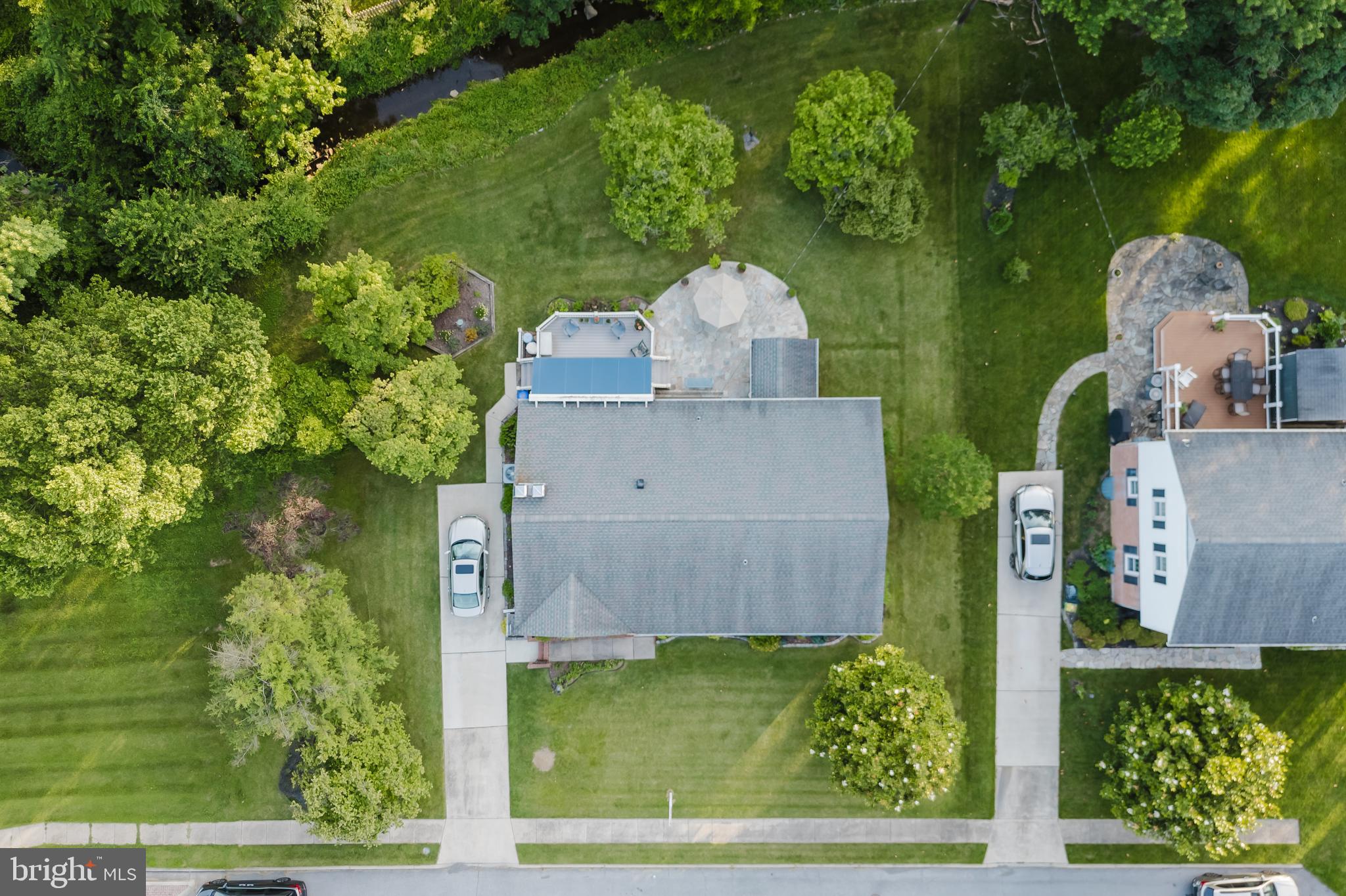 VILLAGE GREEN - Residential