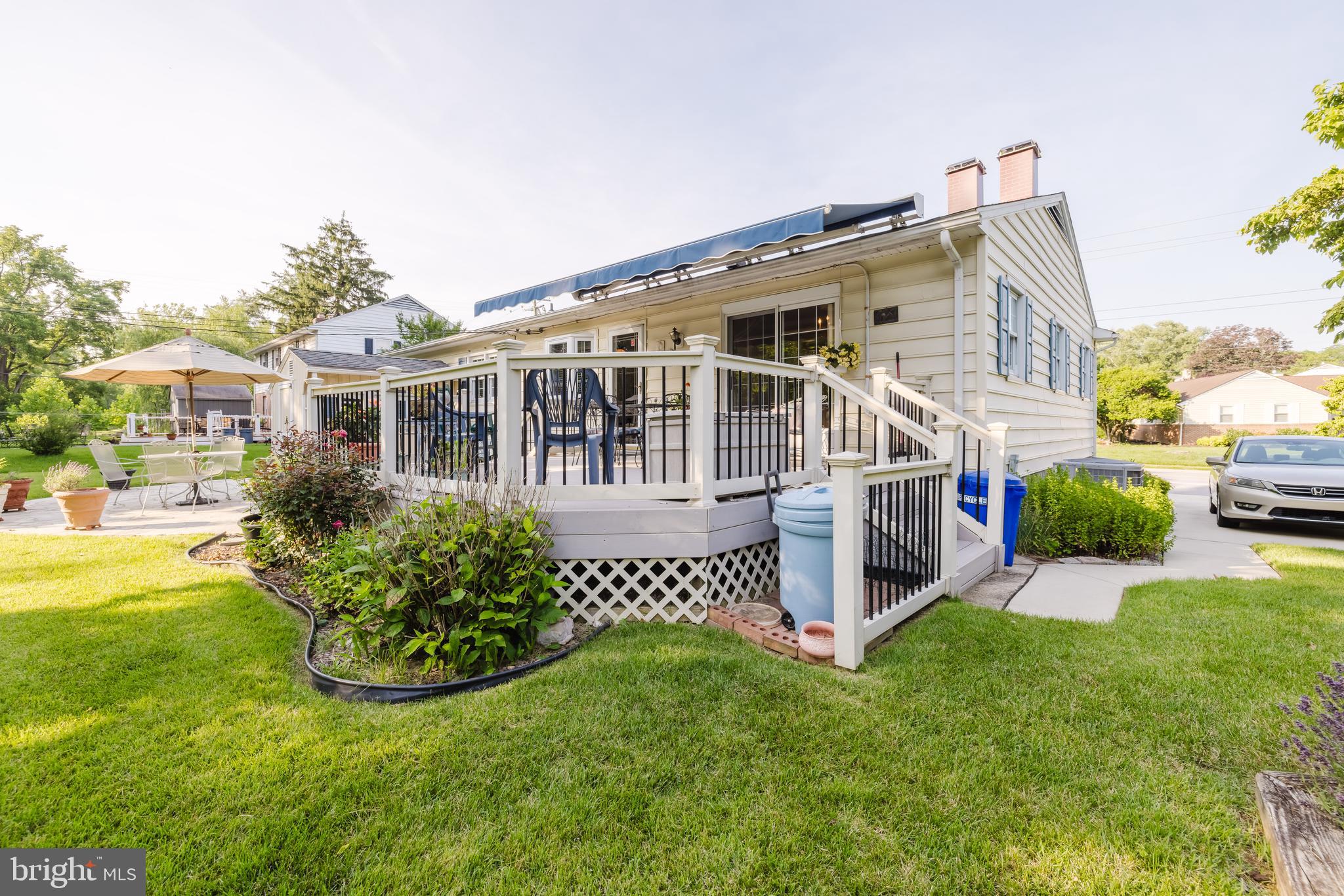 VILLAGE GREEN - Residential