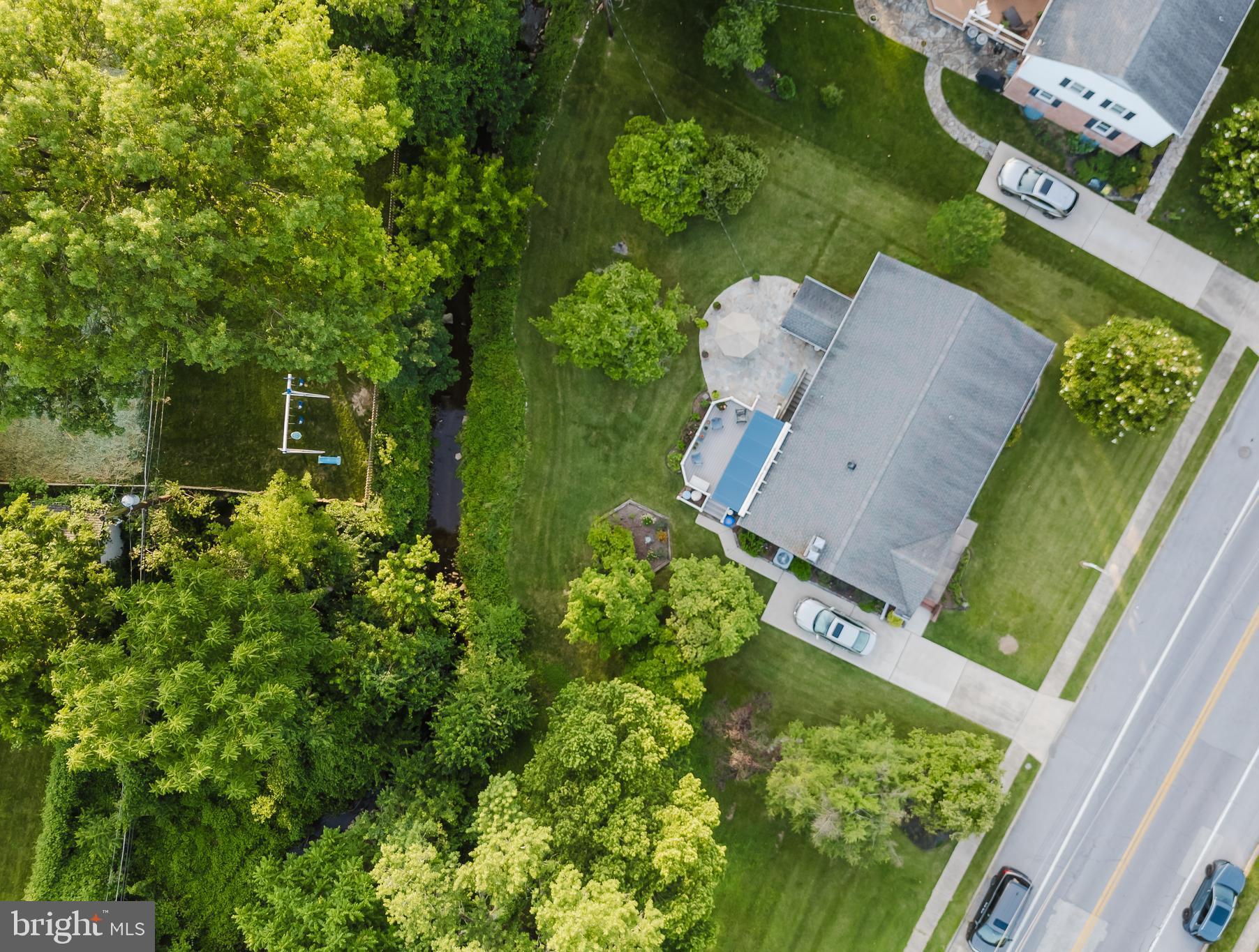 VILLAGE GREEN - Residential