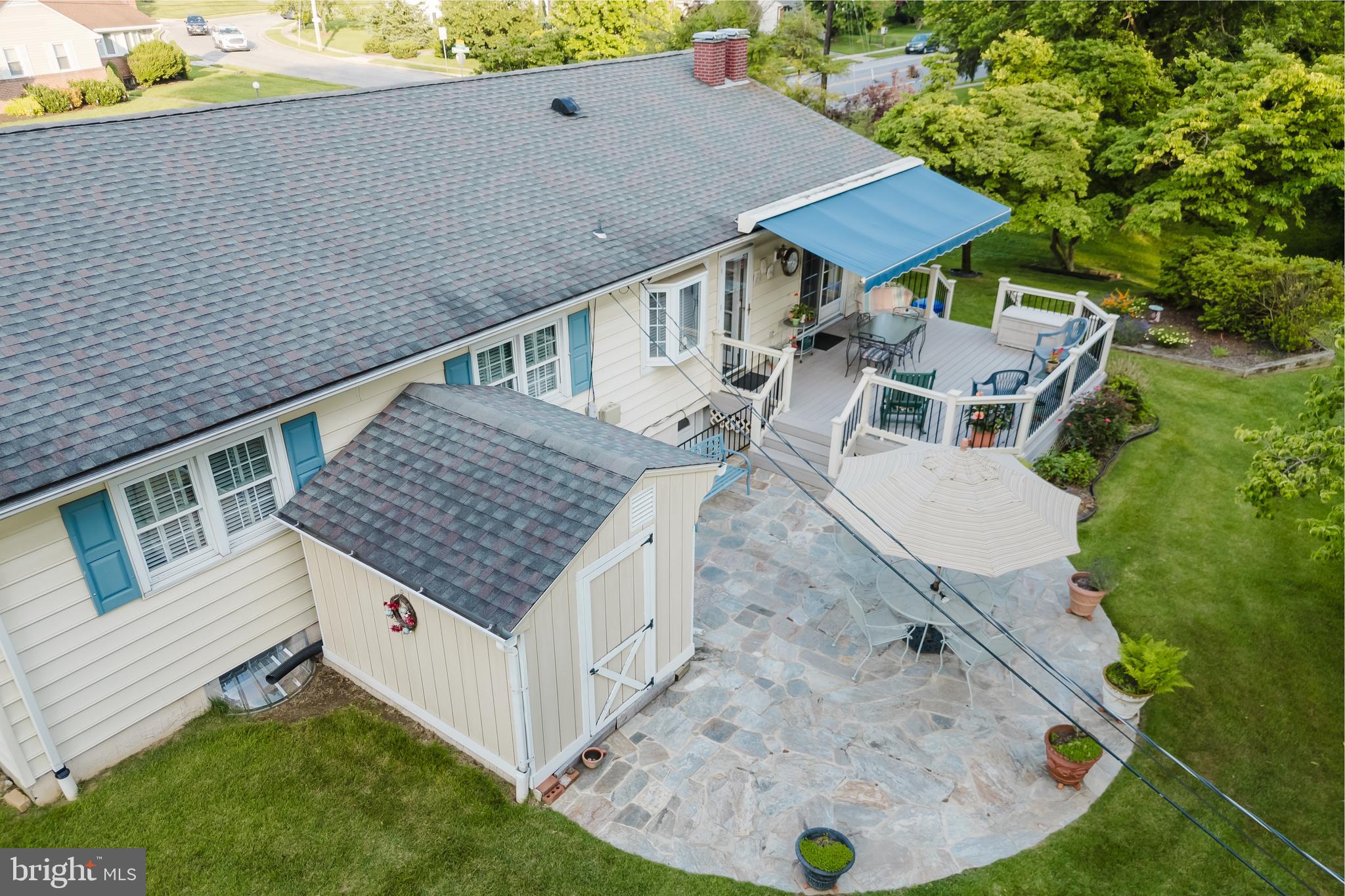 VILLAGE GREEN - Residential