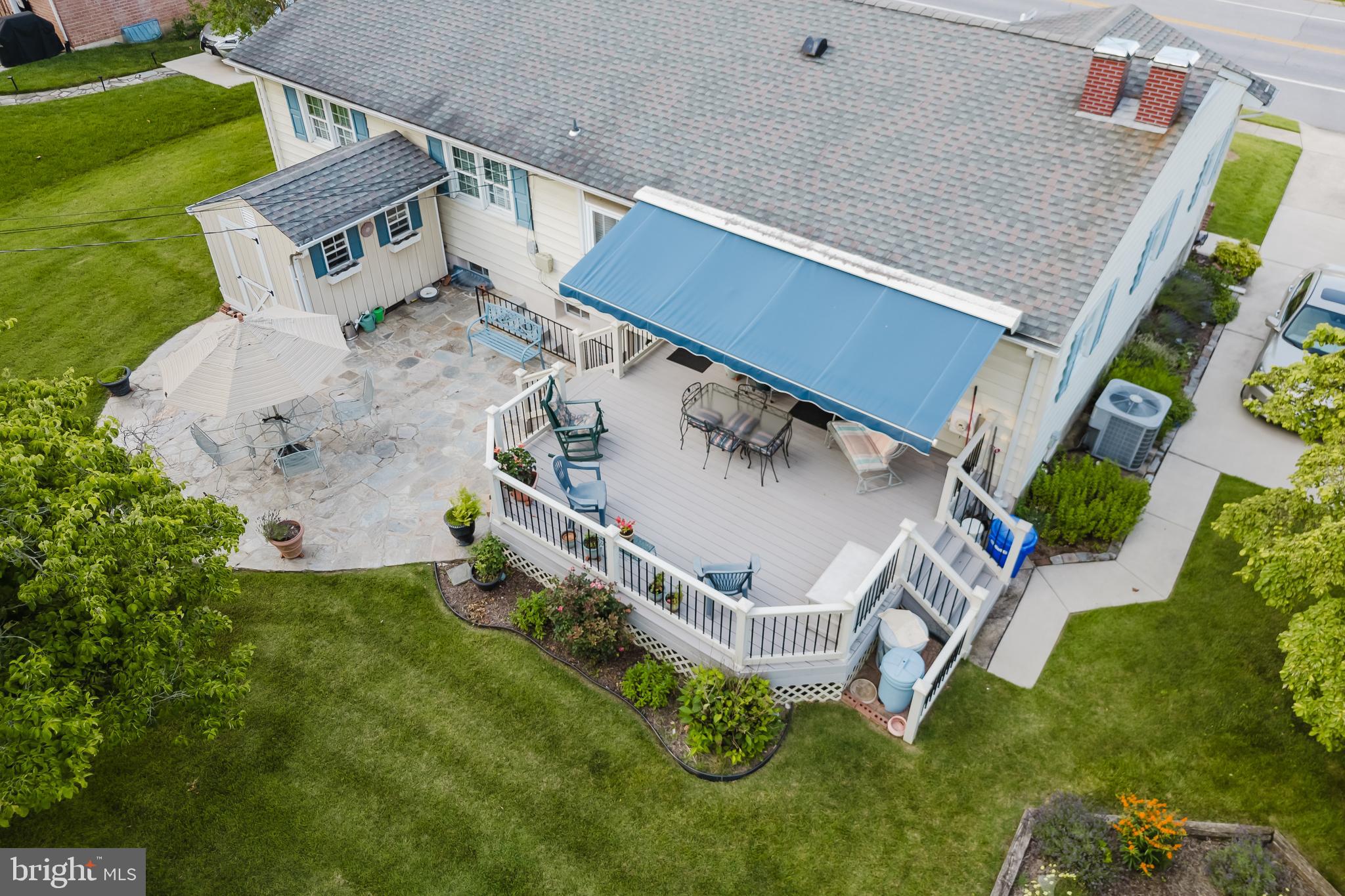 VILLAGE GREEN - Residential