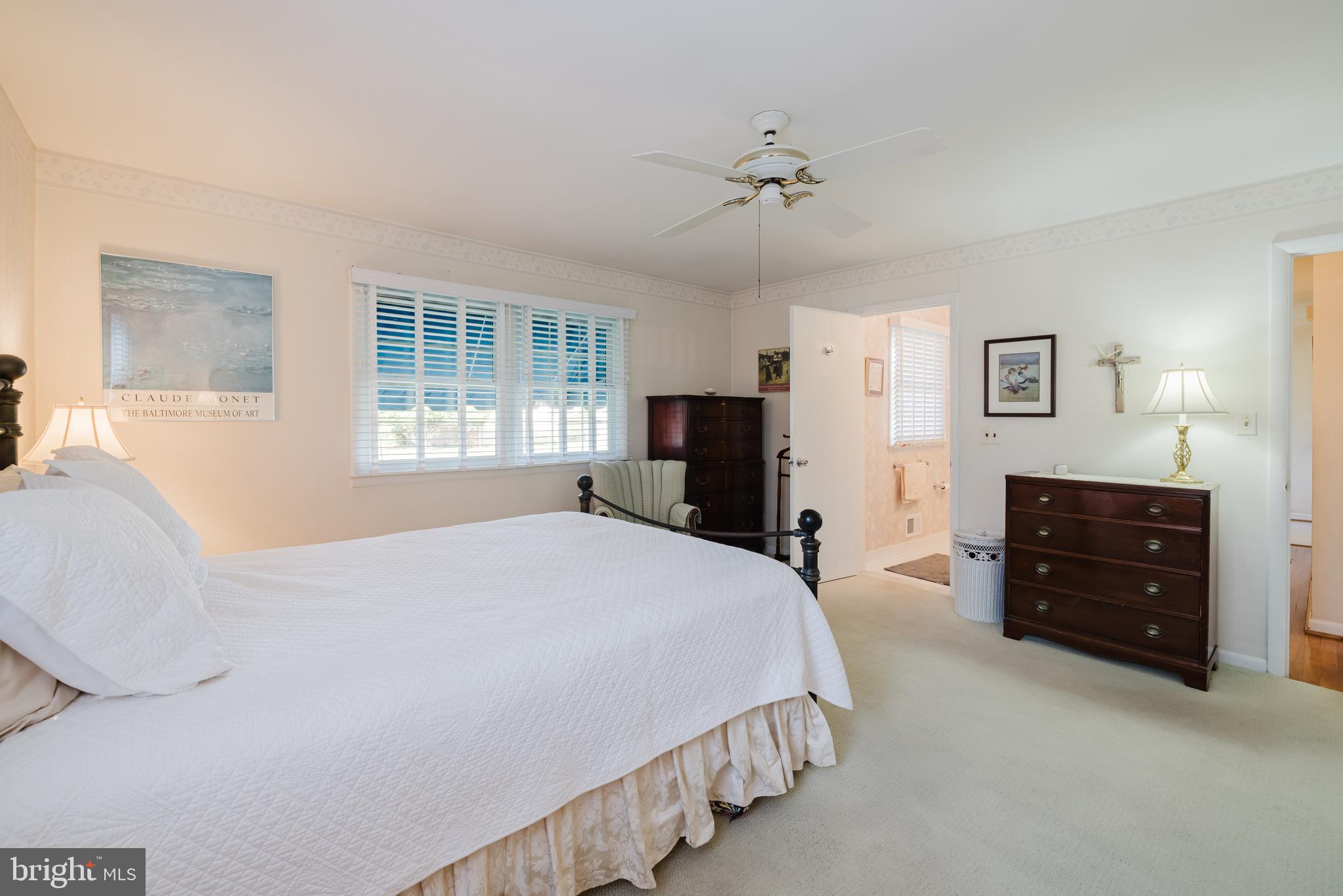 VILLAGE GREEN - Residential