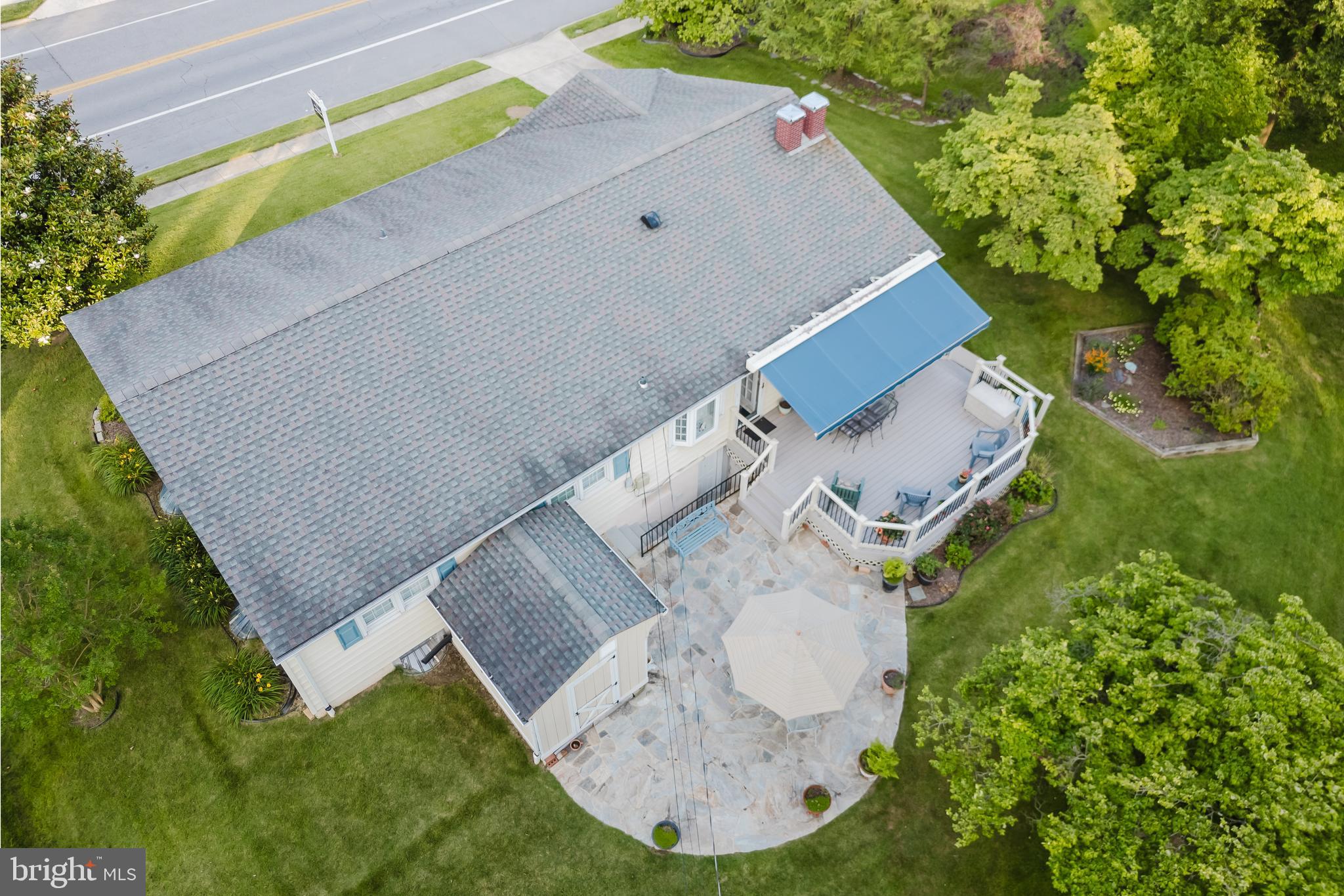 VILLAGE GREEN - Residential