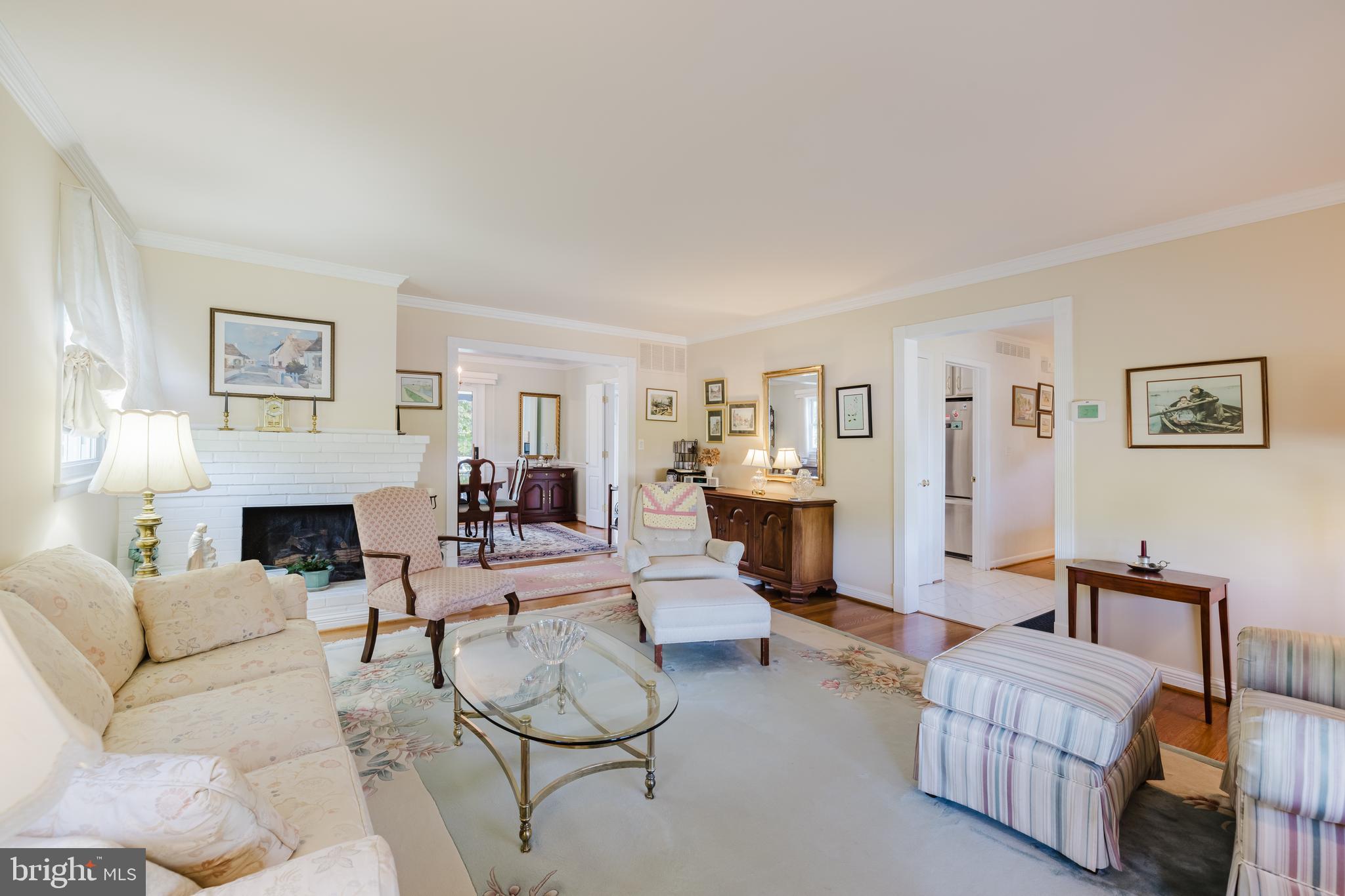 VILLAGE GREEN - Residential