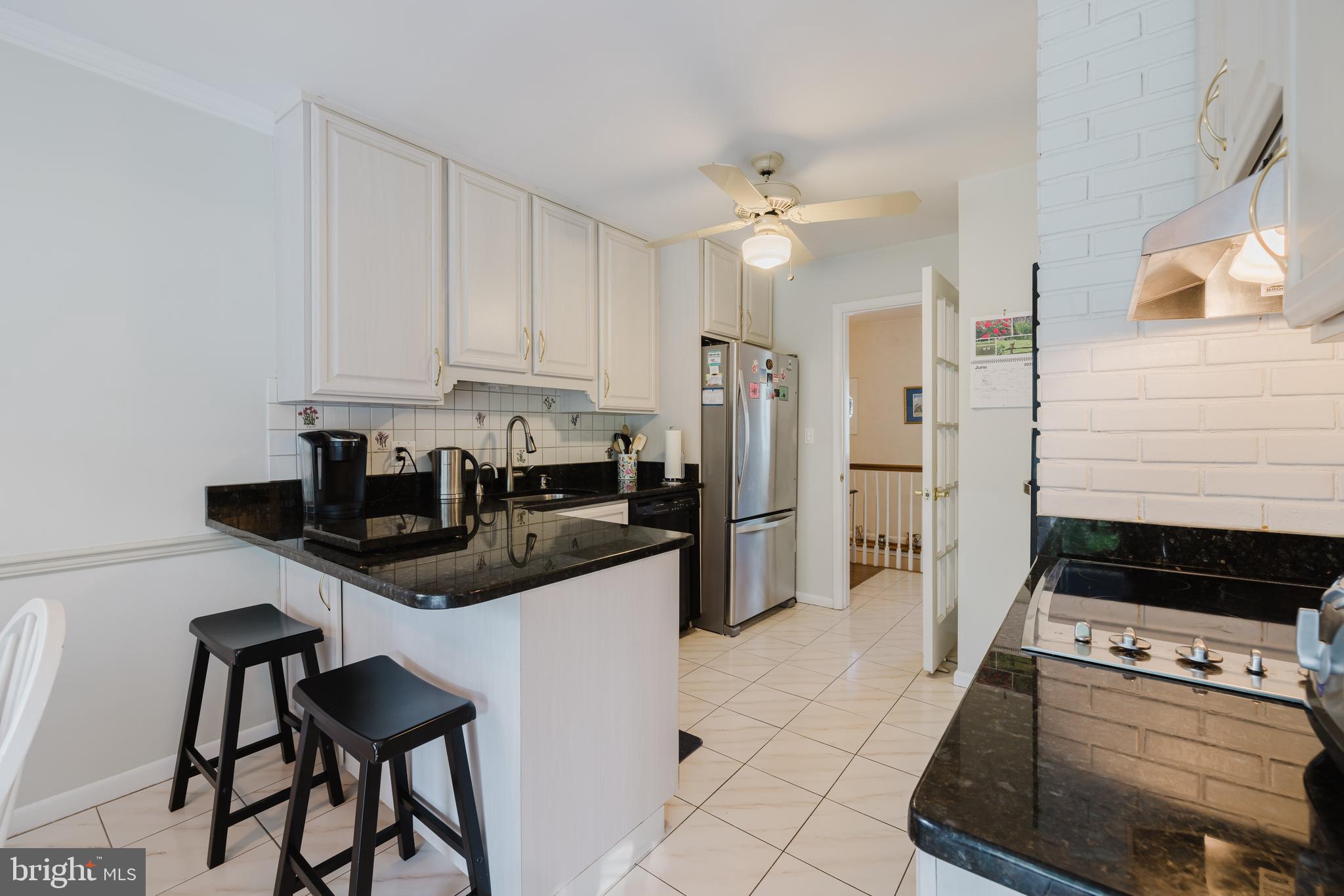 VILLAGE GREEN - Residential