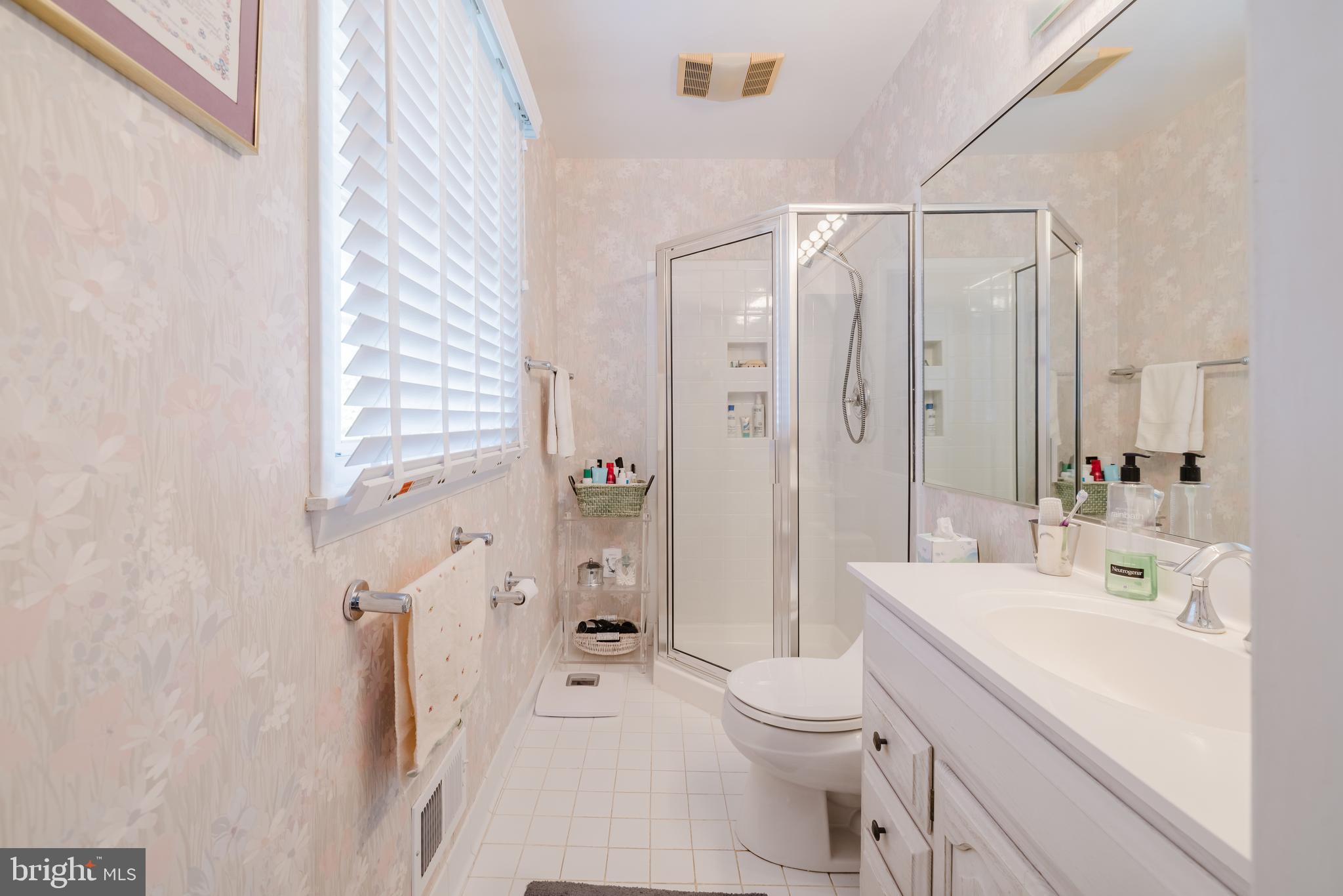 VILLAGE GREEN - Residential