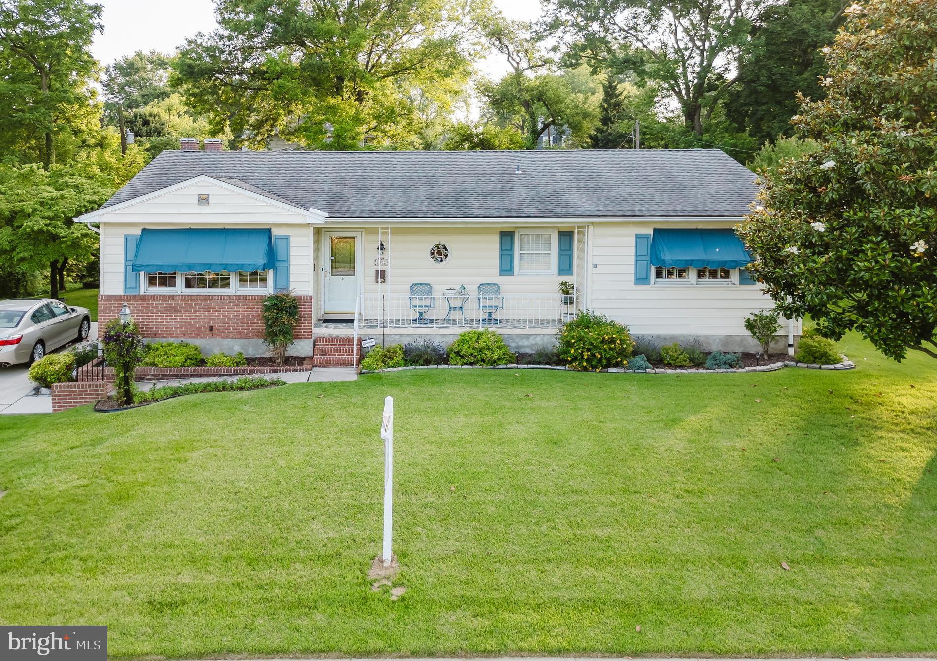 VILLAGE GREEN - Residential