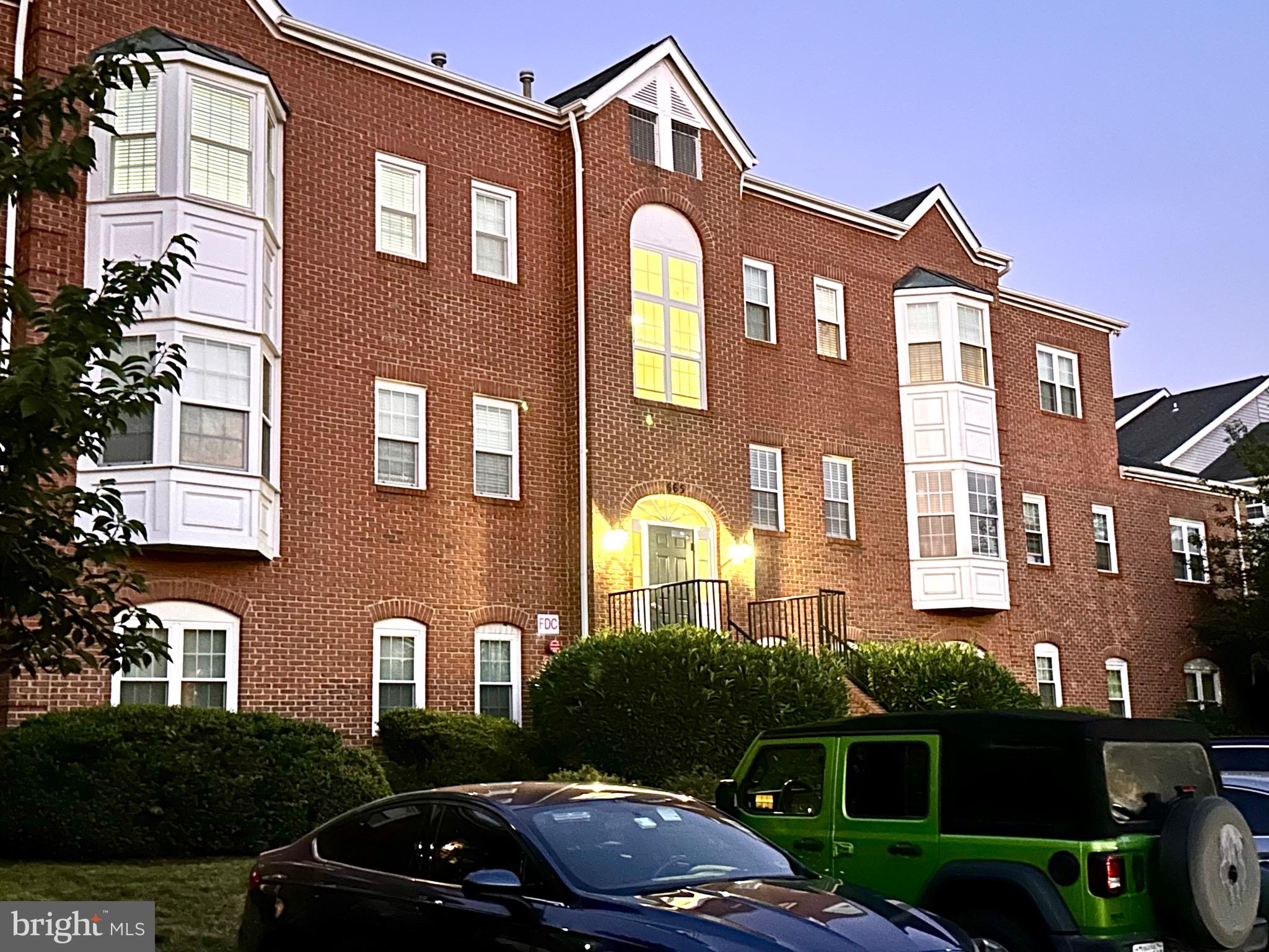 **OPEN HOUSE Sunday, July 27 & August 3, 2-4PM**Wonderful TOP floor condo unit in Leesburg Gateway with lots of potential. Open layout, offering a spacious Living Room with vaulted ceiling and skylight making the unit super-bright. Sizeable Kitchen with Breakfast bar (Refrigerator updated 2021). Large Primary Bedroom with walk-in closet; Bedroom leads into well-maintained Bathroom. Second bedroom works as an office or guest room. Plenty of storage in attic space above. Water heater replaced in 2024. HVAC is 2014. Condo amenities include a pool, clubhouse, basketball court, walking paths, and more. Minutes from Downtown historic Leesburg district, which offers, shops, great restaurants, scenic parks, the W&OD Trail, and Leesburg Corner Premium Outlets —plus quick access to major commuter routes, like Rt. 7, the Greenway, and the Metro Silver Line. Great opportunity for a first-time buyer, downsizing, or investing.