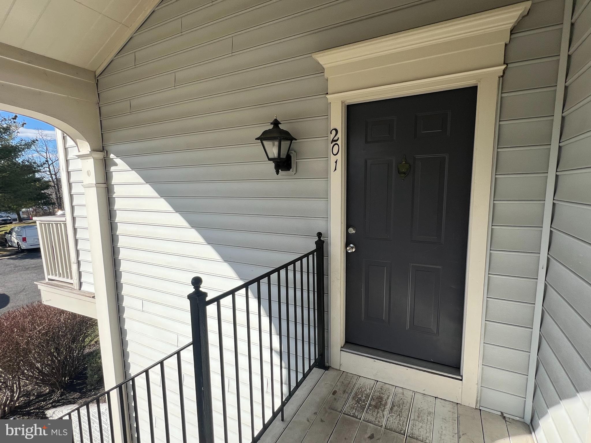 8073 STONEWALL BRIGADE COURT