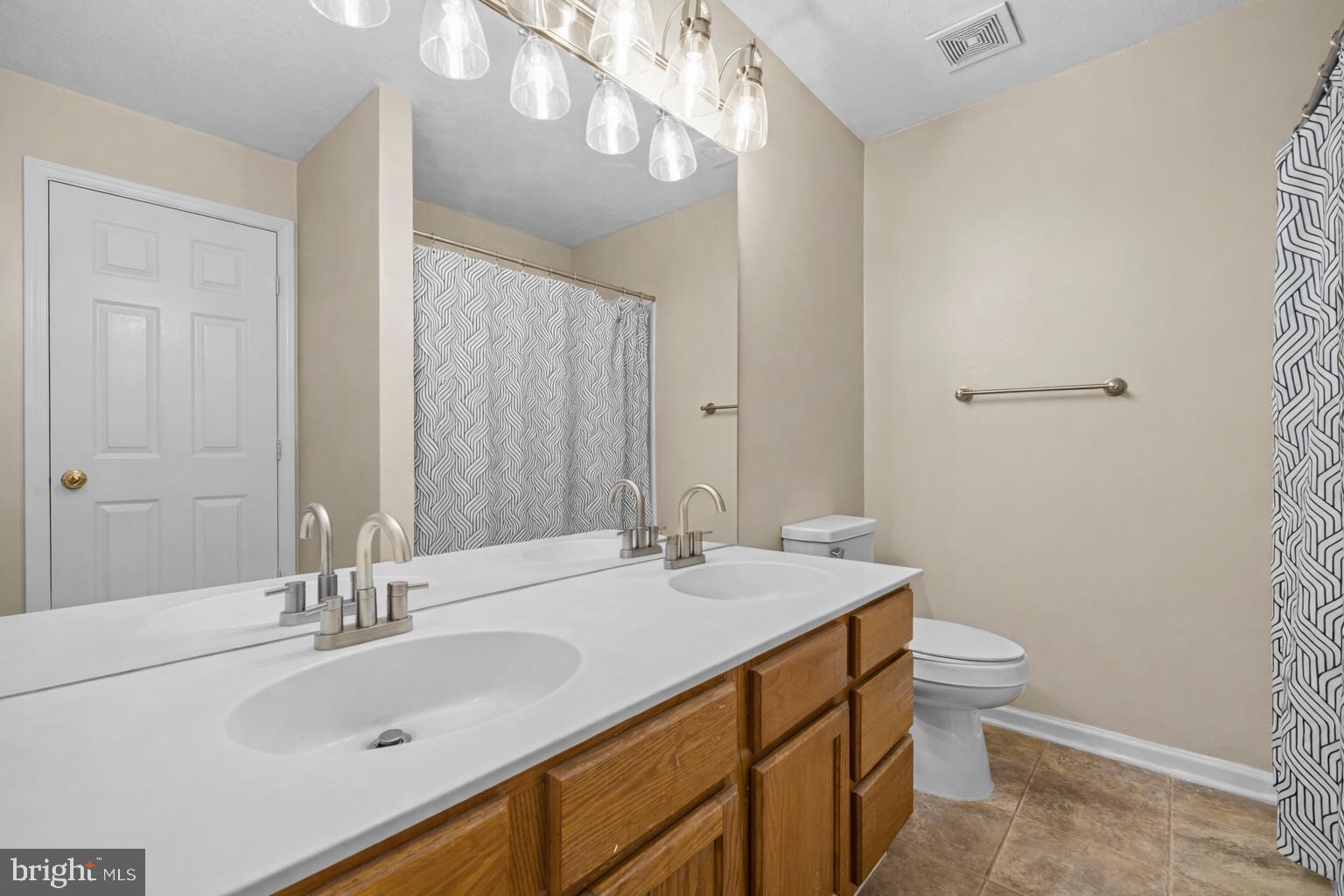 BULL RUN CONDO - Residential