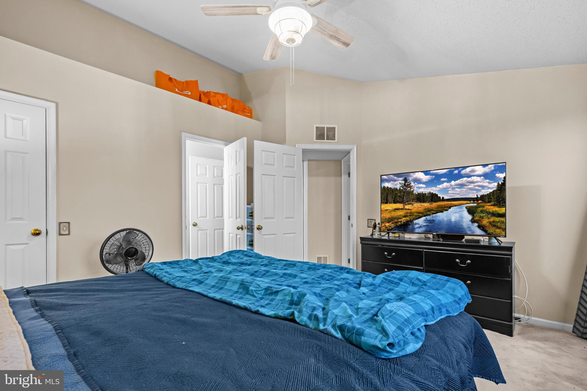 BULL RUN CONDO - Residential