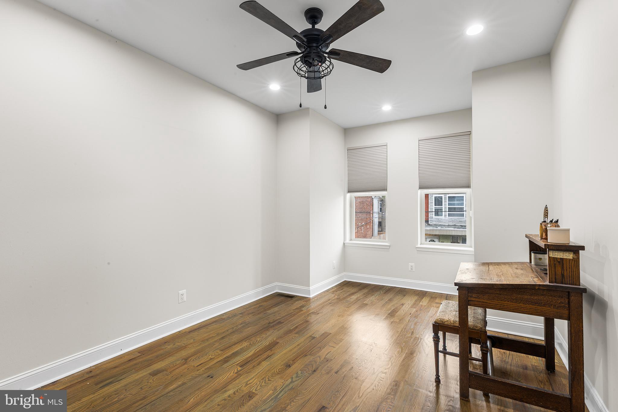 STRAWBERRY MANSION - Residential