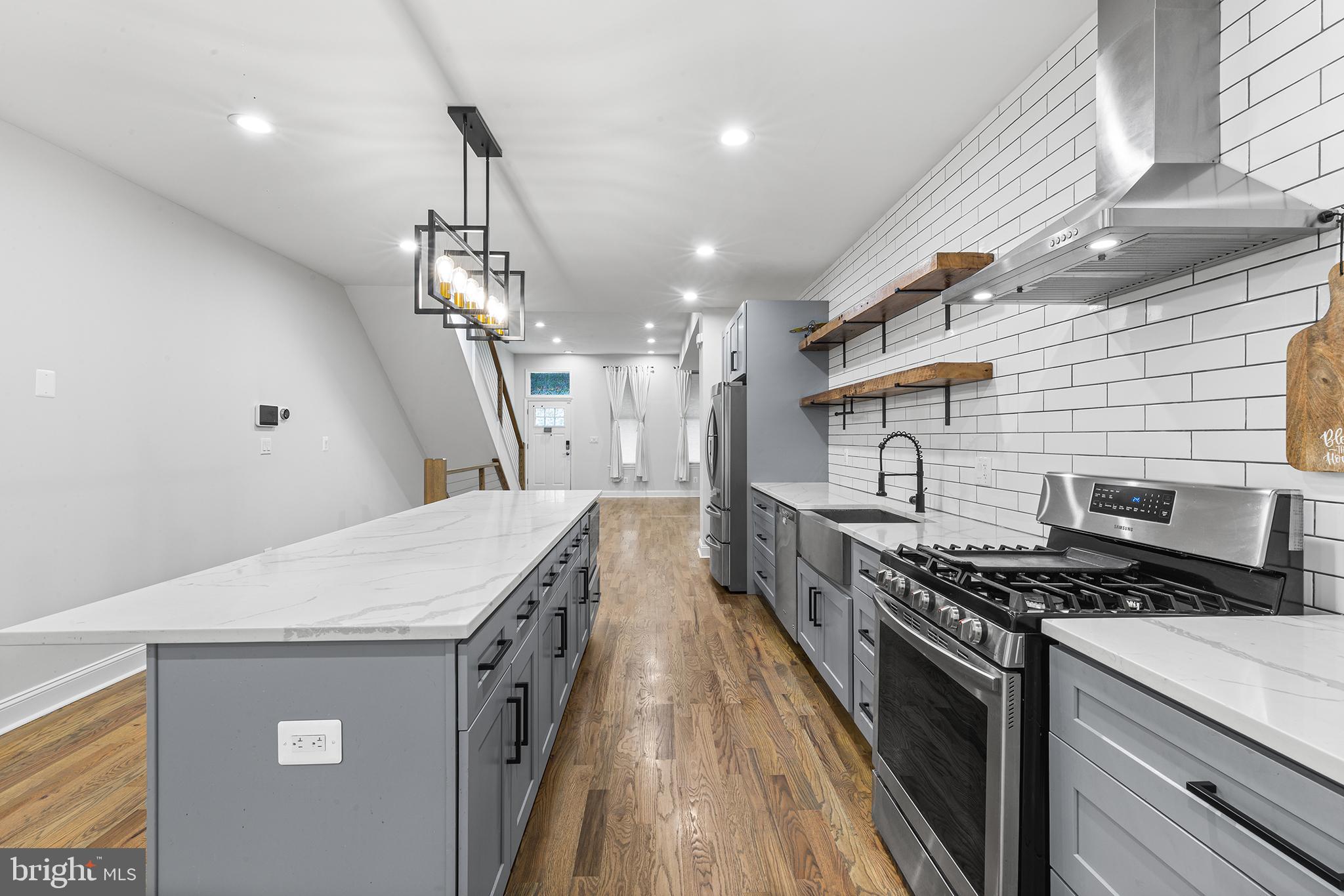 STRAWBERRY MANSION - Residential