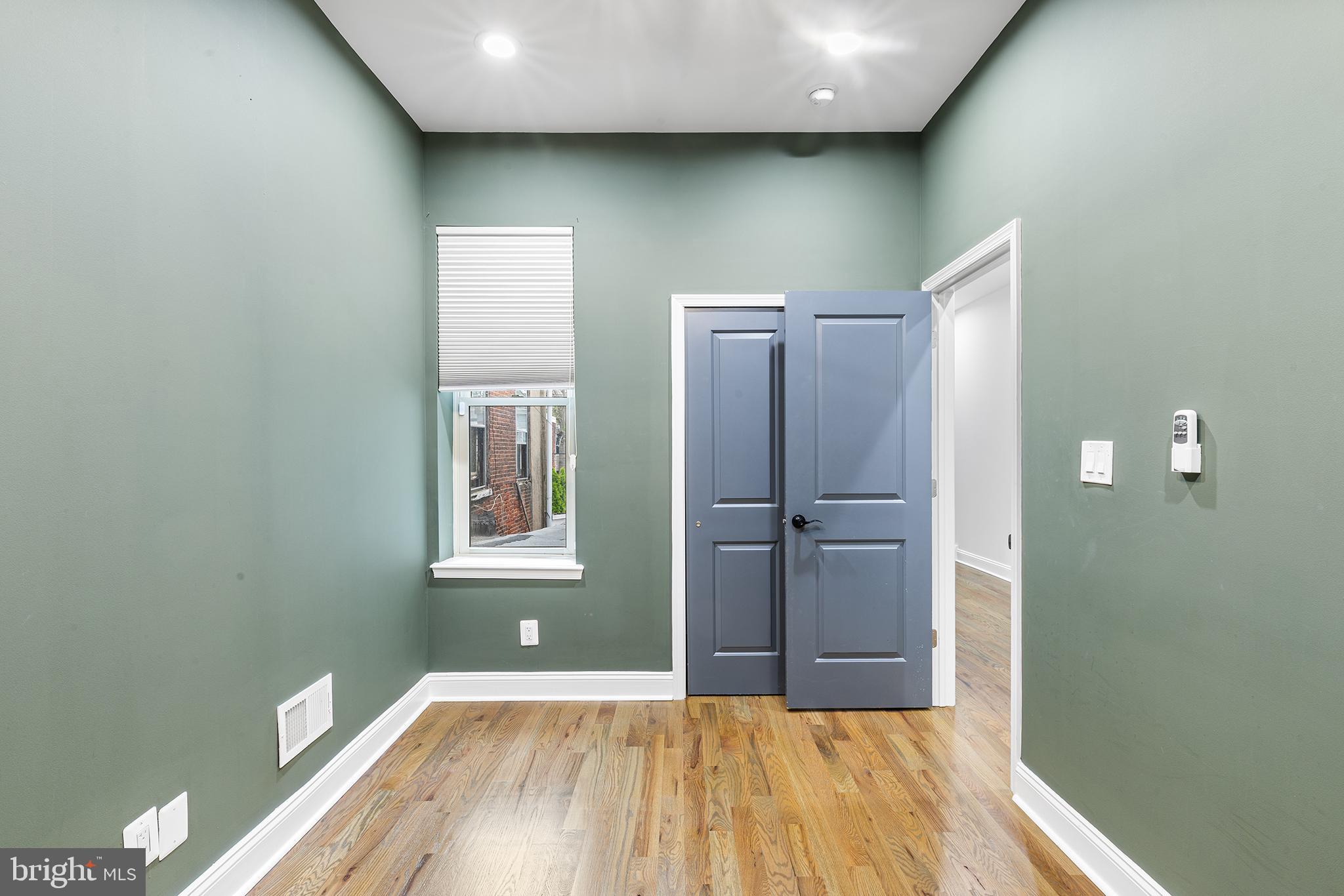STRAWBERRY MANSION - Residential