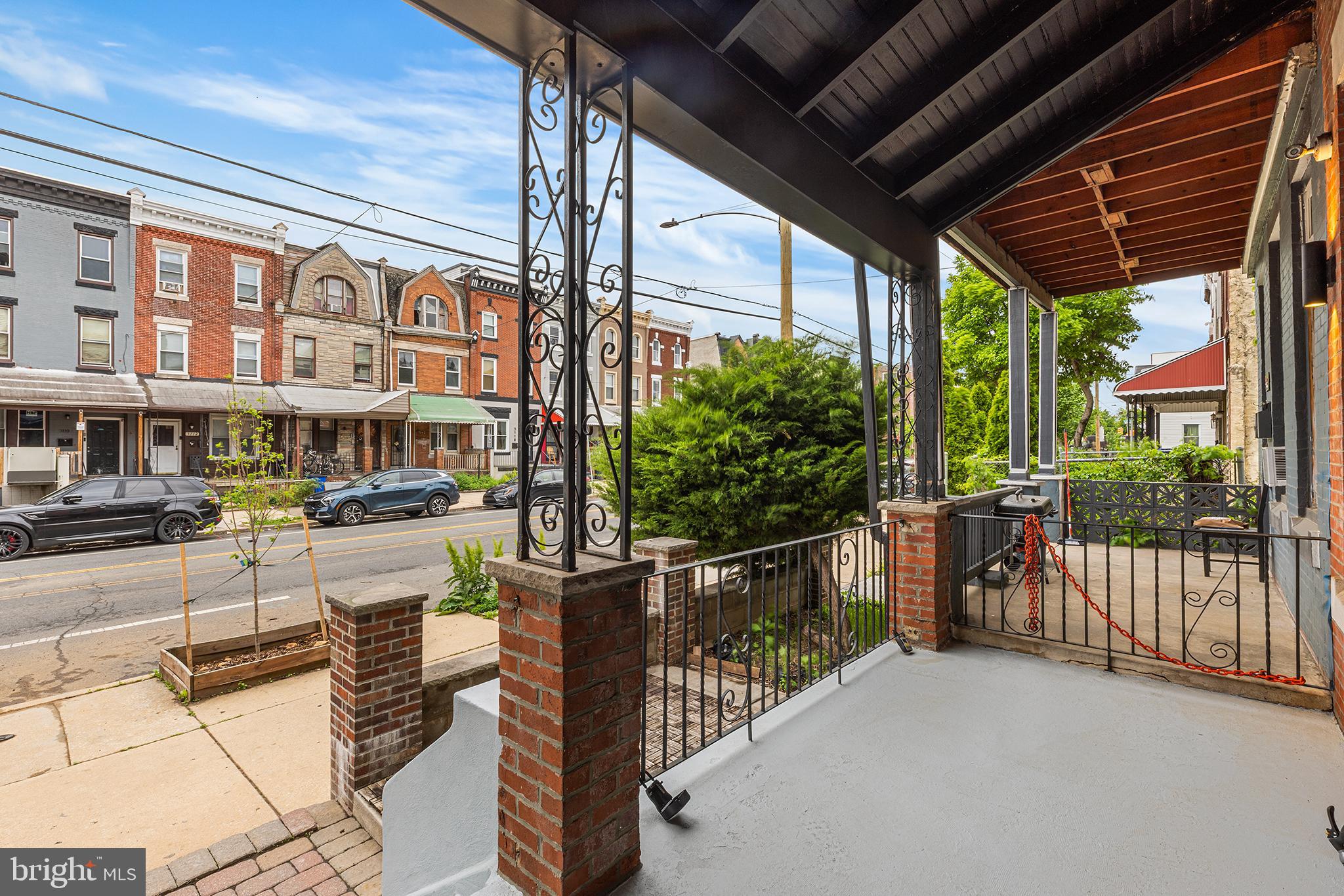 STRAWBERRY MANSION - Residential
