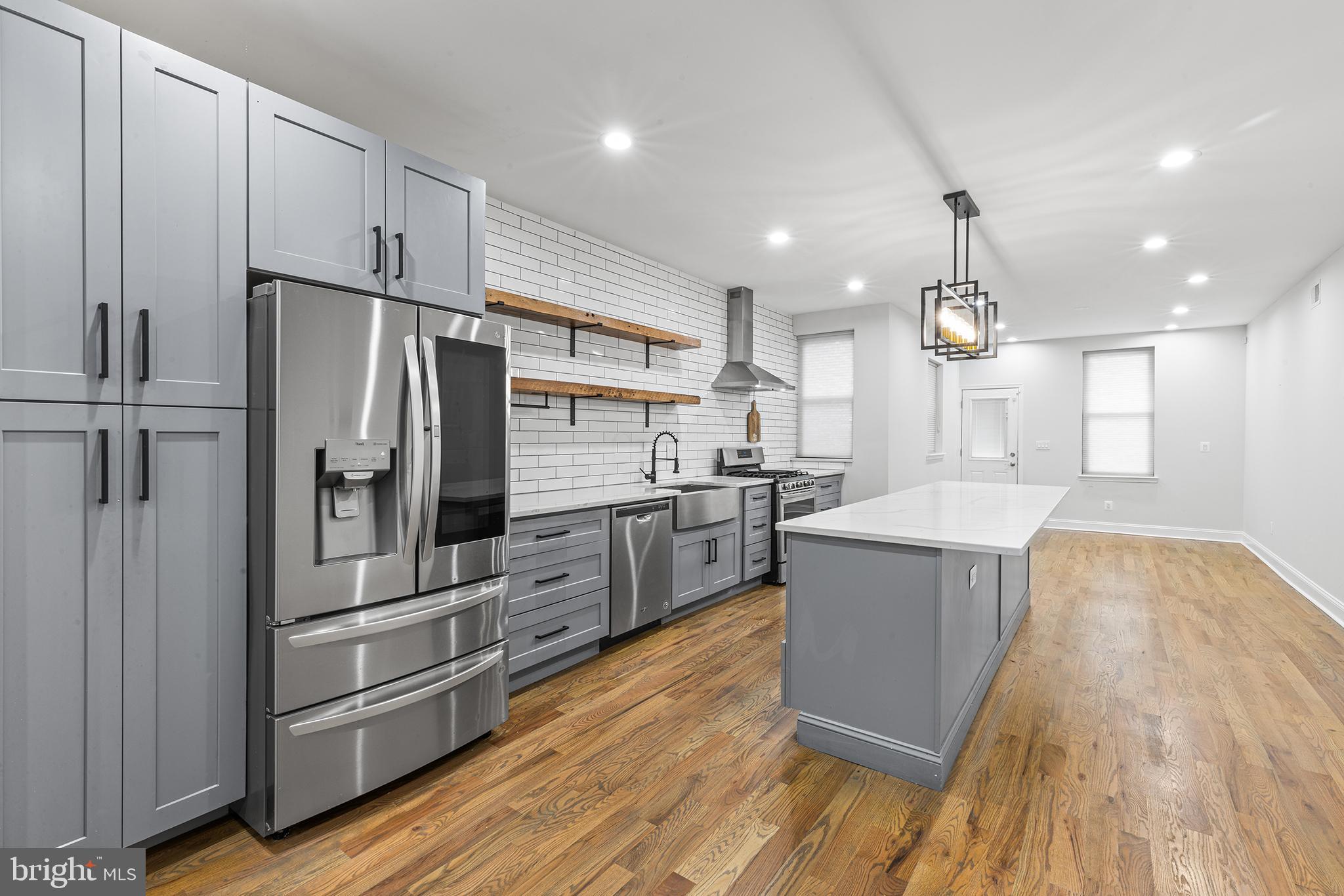 STRAWBERRY MANSION - Residential