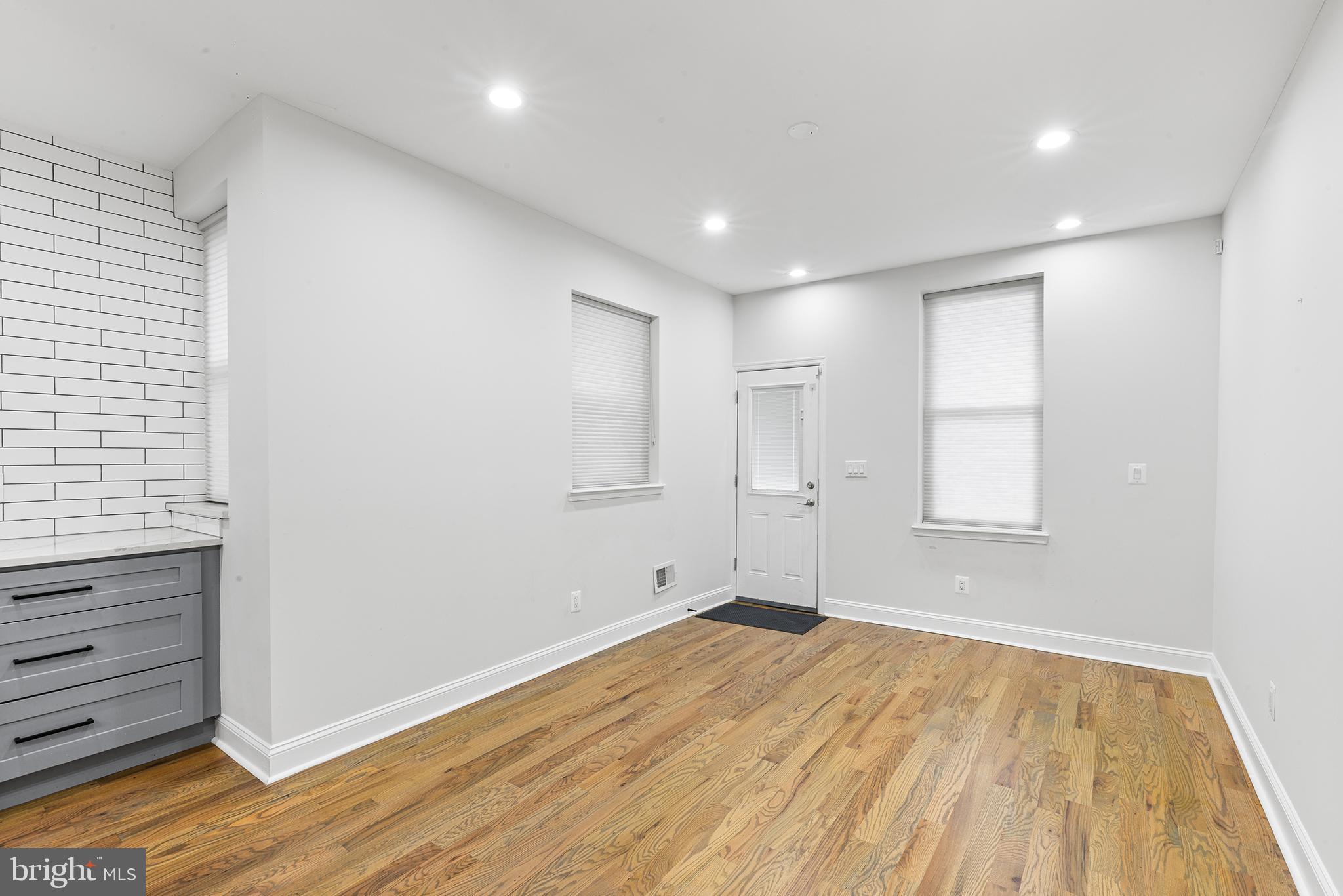 STRAWBERRY MANSION - Residential