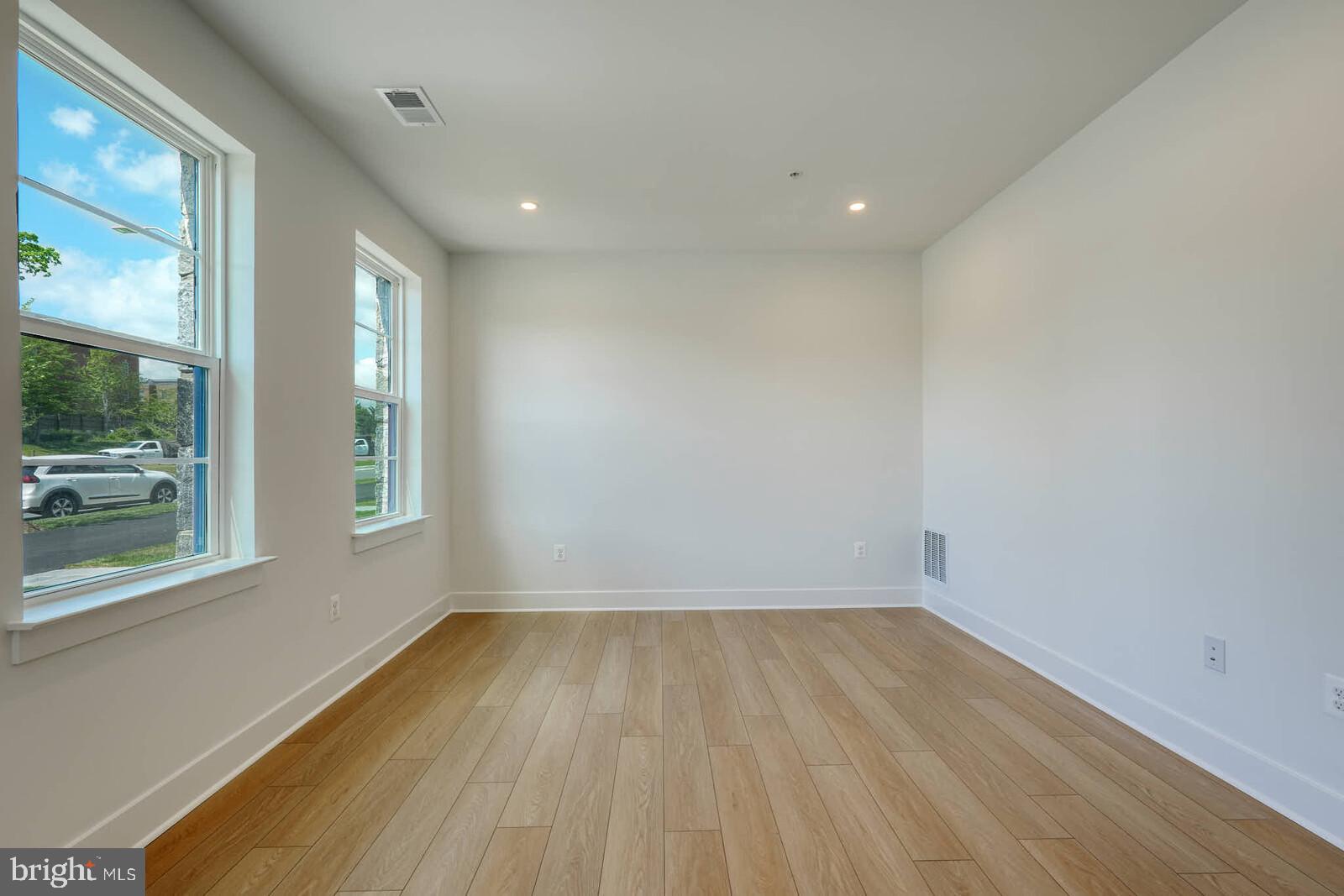 THE GROVE - Residential Lease