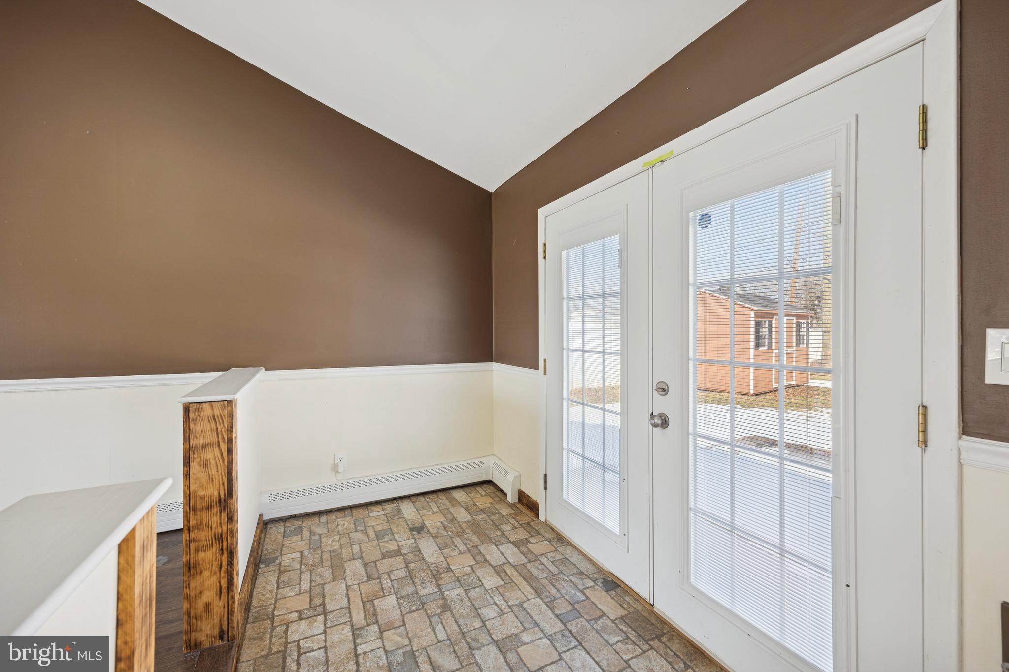 INDIAN CREEK - Residential