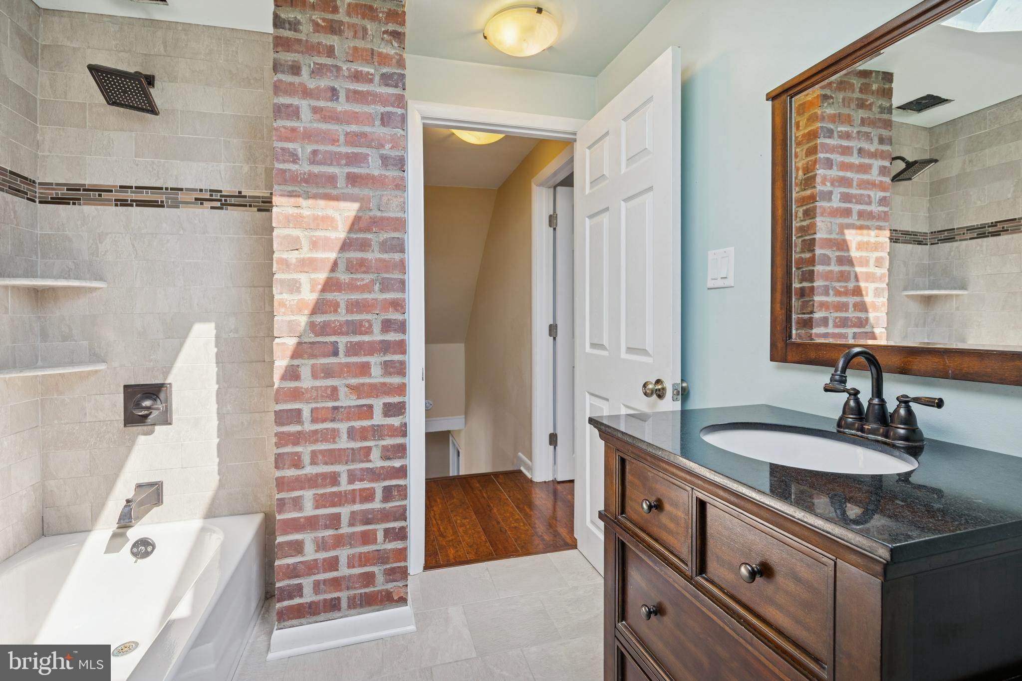 INDIAN CREEK - Residential