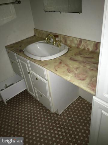 CLINTON - Residential