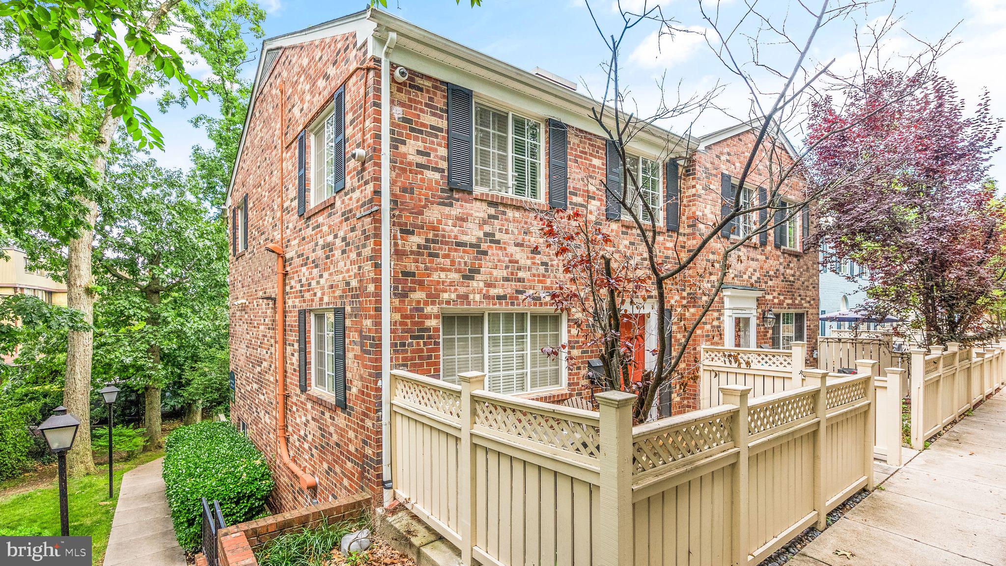 PARKSIDE AT ALEXANDRIA - Residential