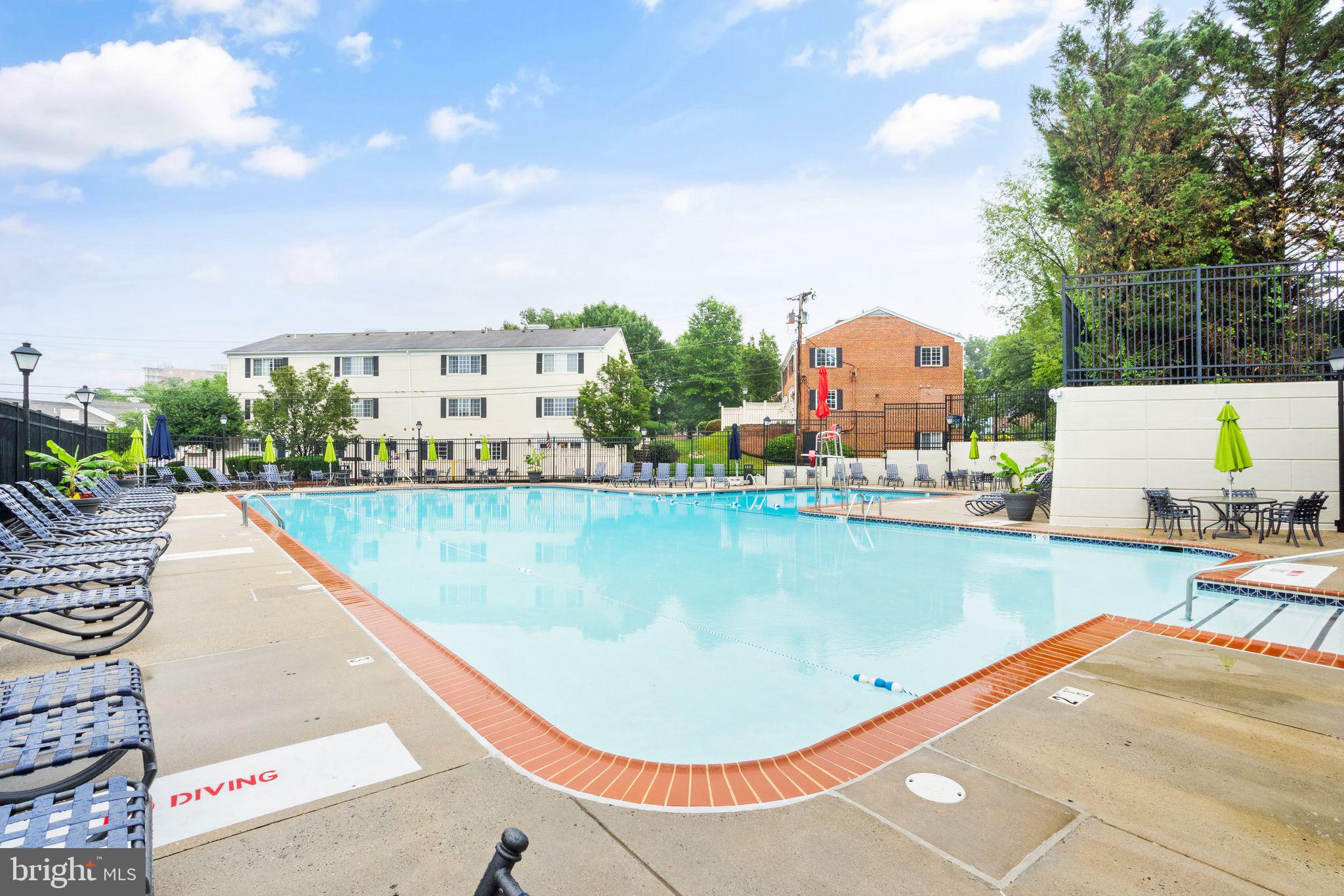 PARKSIDE AT ALEXANDRIA - Residential