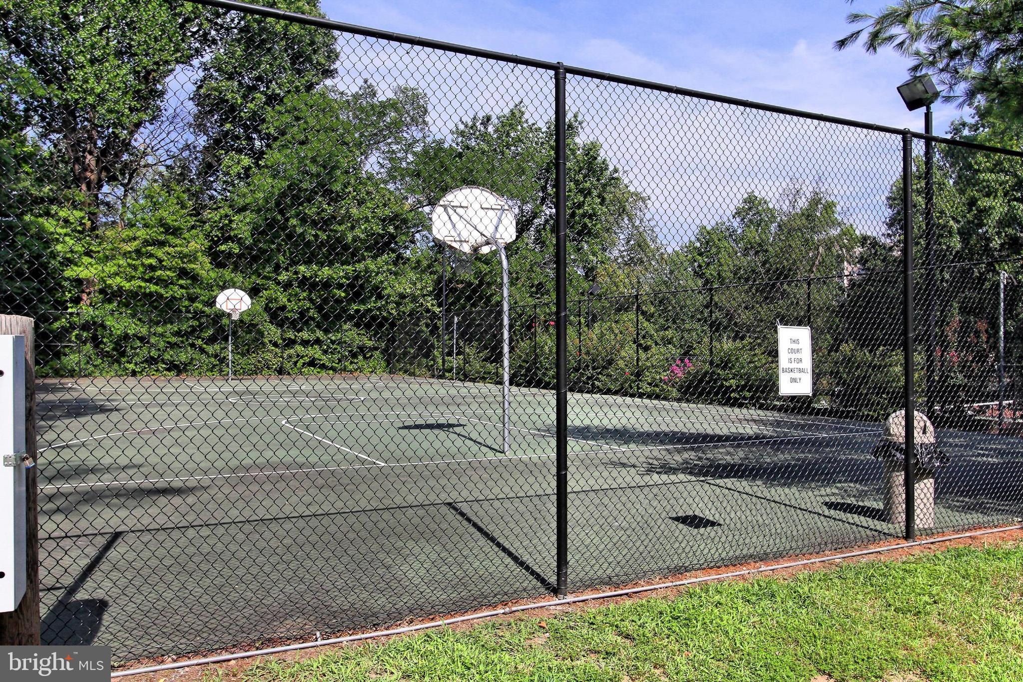 PARK FAIRFAX - Residential