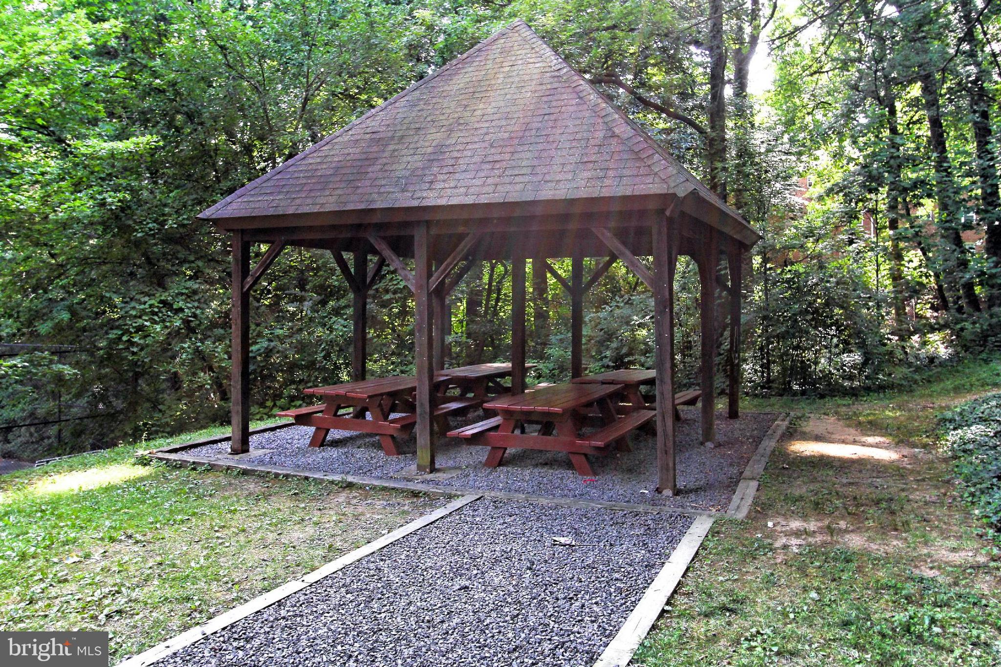 PARK FAIRFAX - Residential