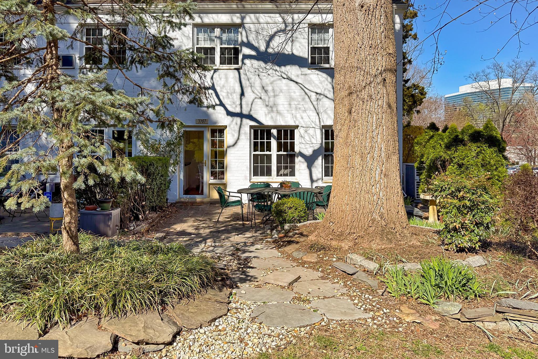 PARK FAIRFAX - Residential