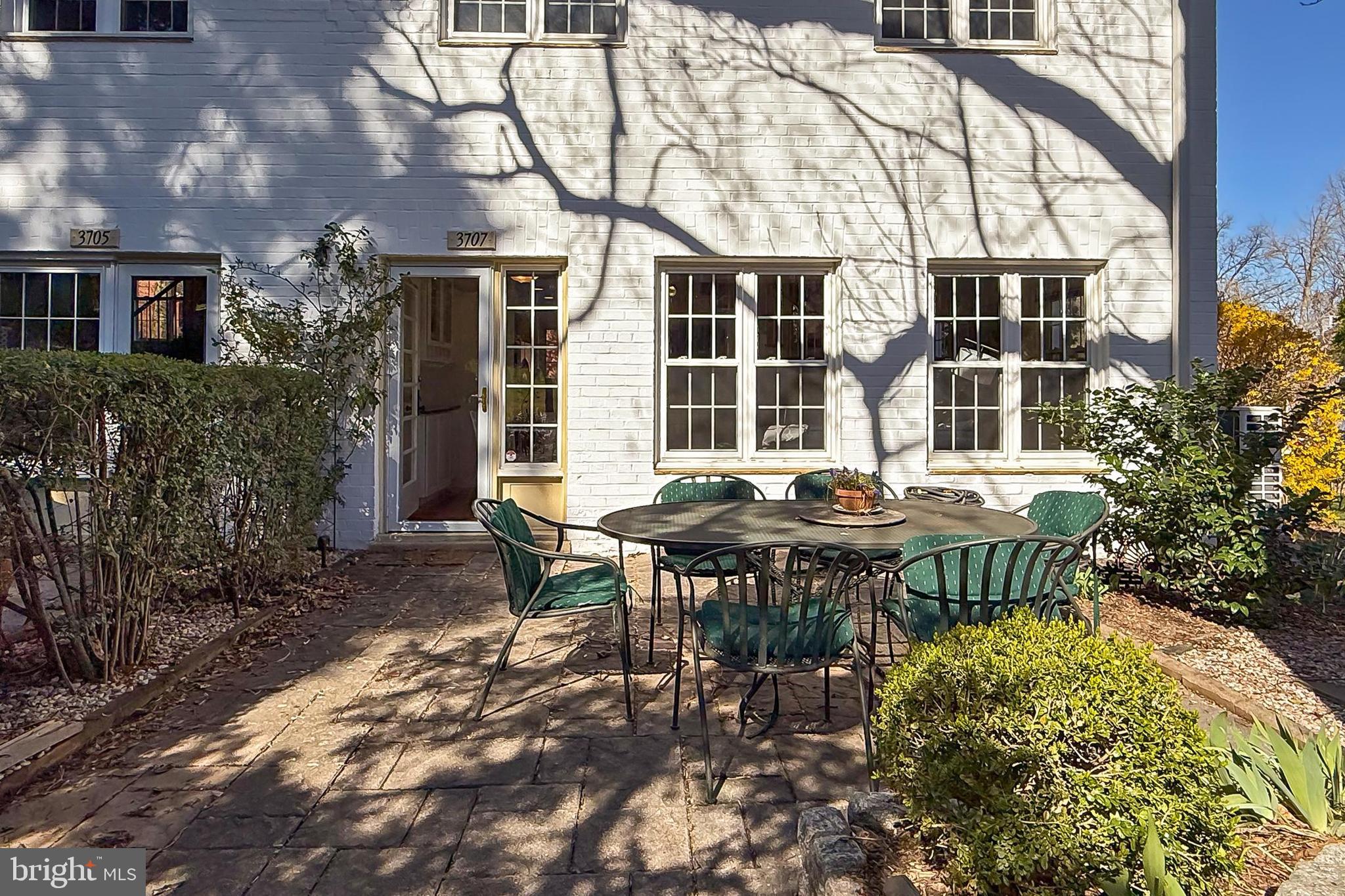 PARK FAIRFAX - Residential