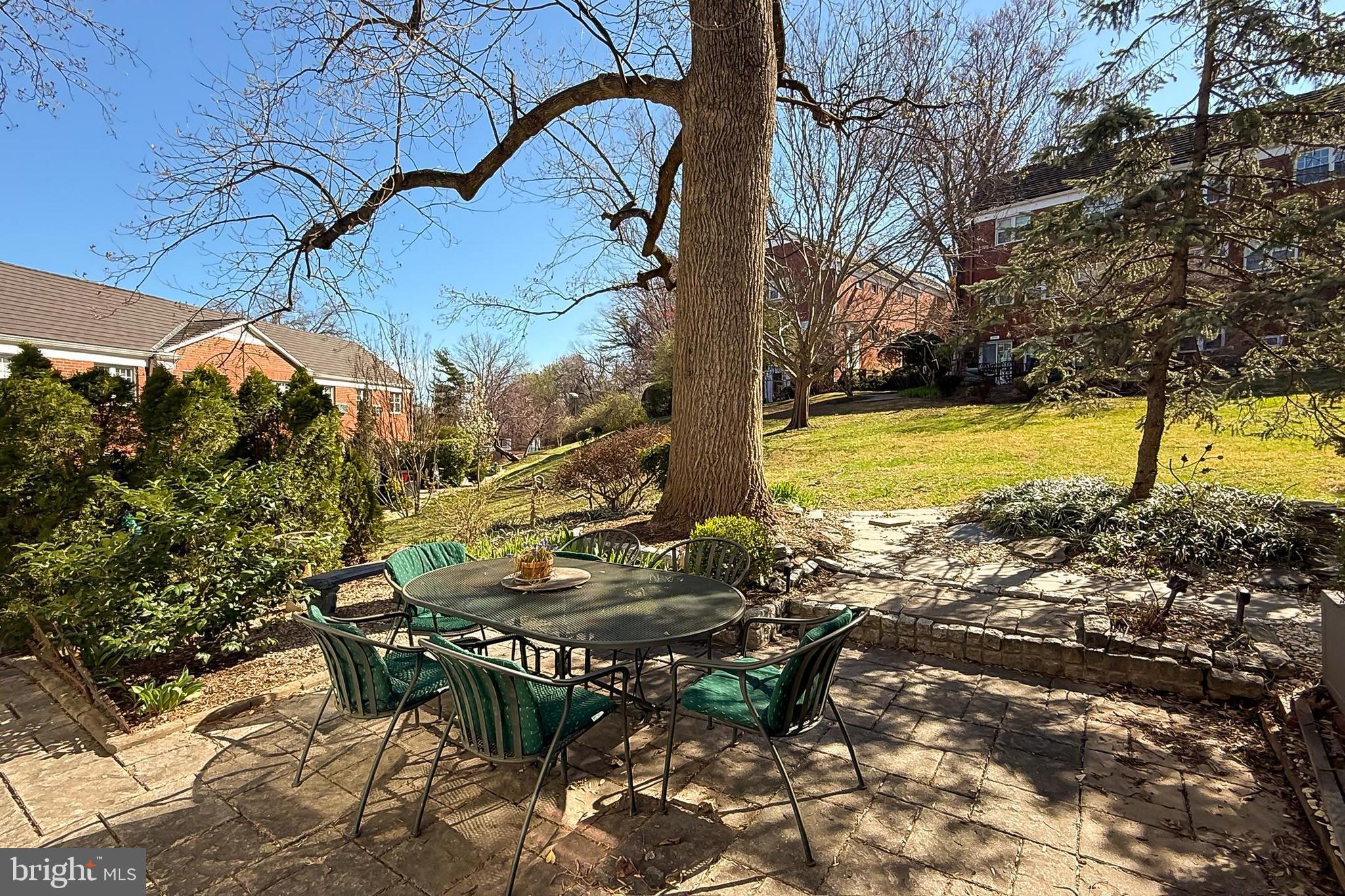 PARK FAIRFAX - Residential