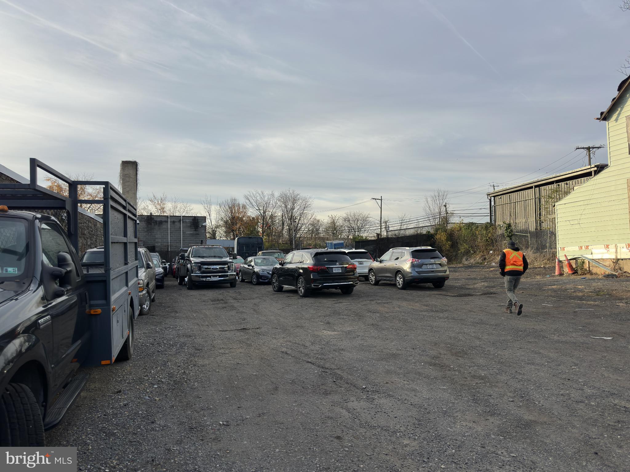 2203 CHANNING STREET NE