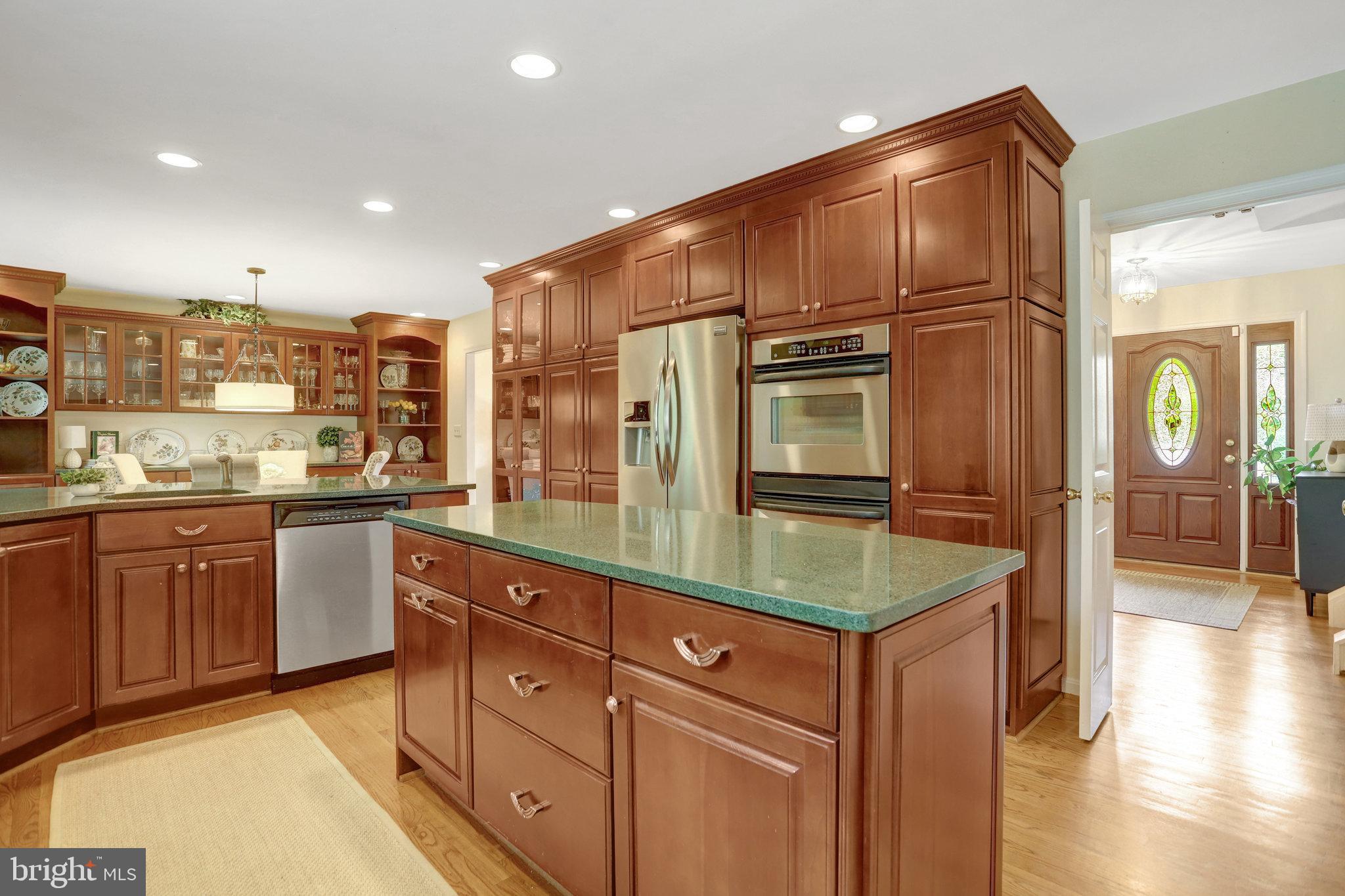 7006 MAPLE TREE LANE