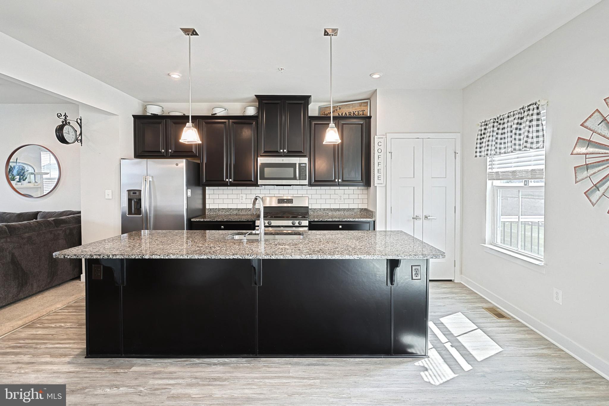 REGENTS GLEN TOWNHOME - Residential