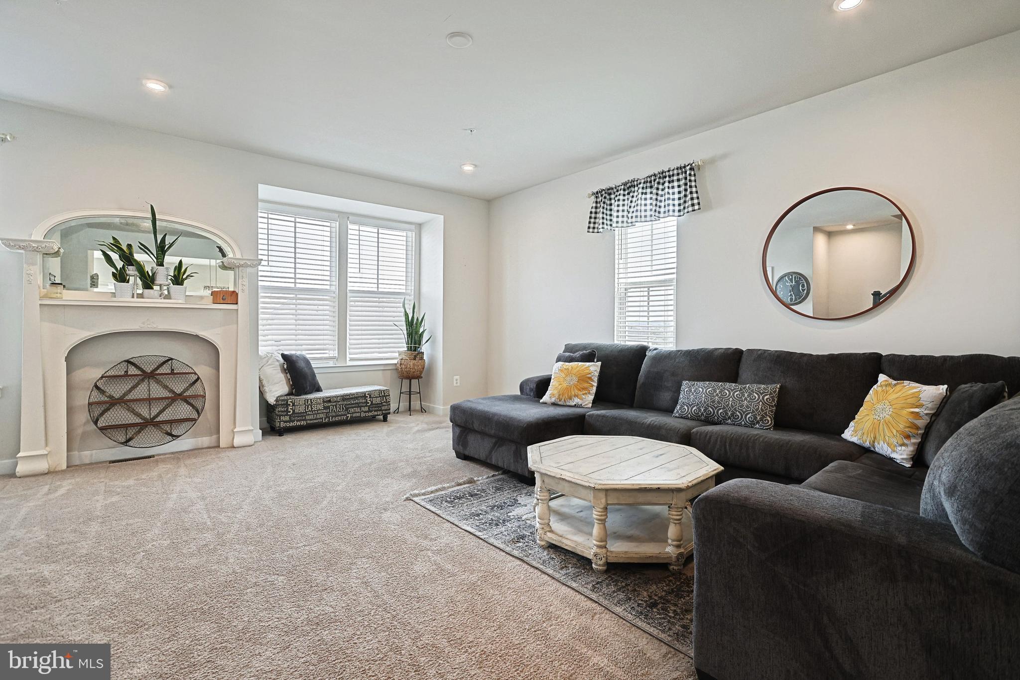 REGENTS GLEN TOWNHOME - Residential