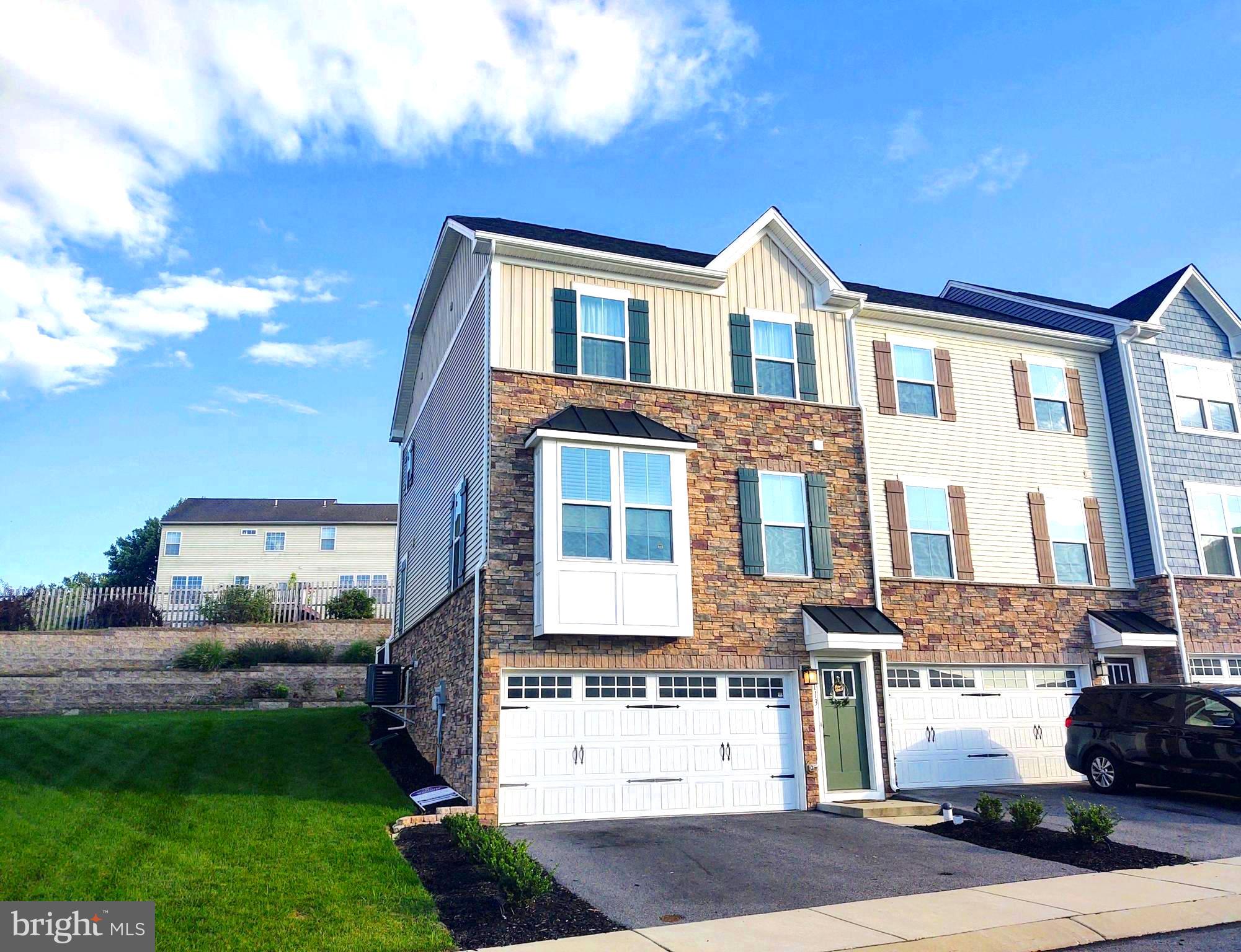 REGENTS GLEN TOWNHOME - Residential