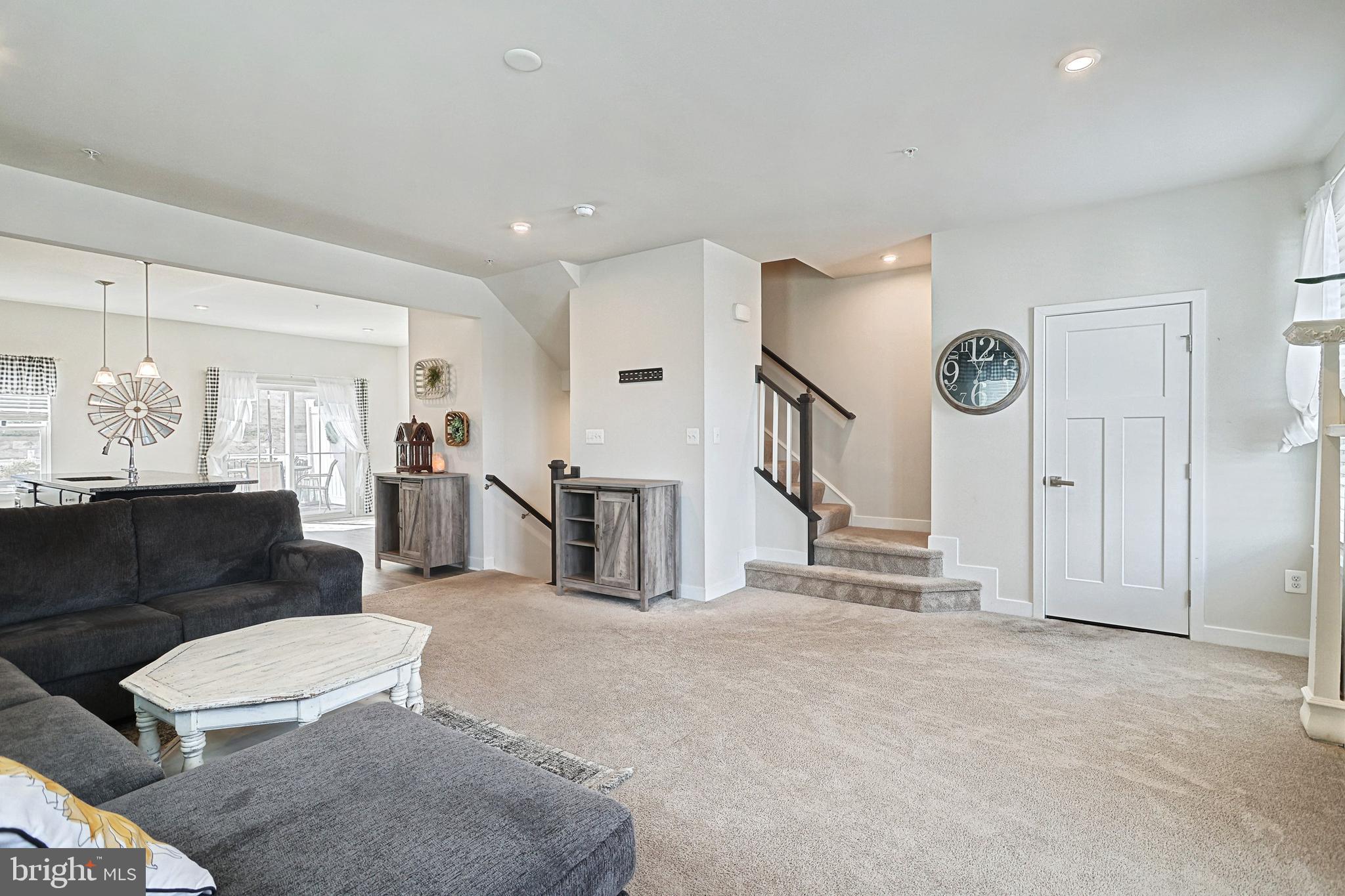 REGENTS GLEN TOWNHOME - Residential