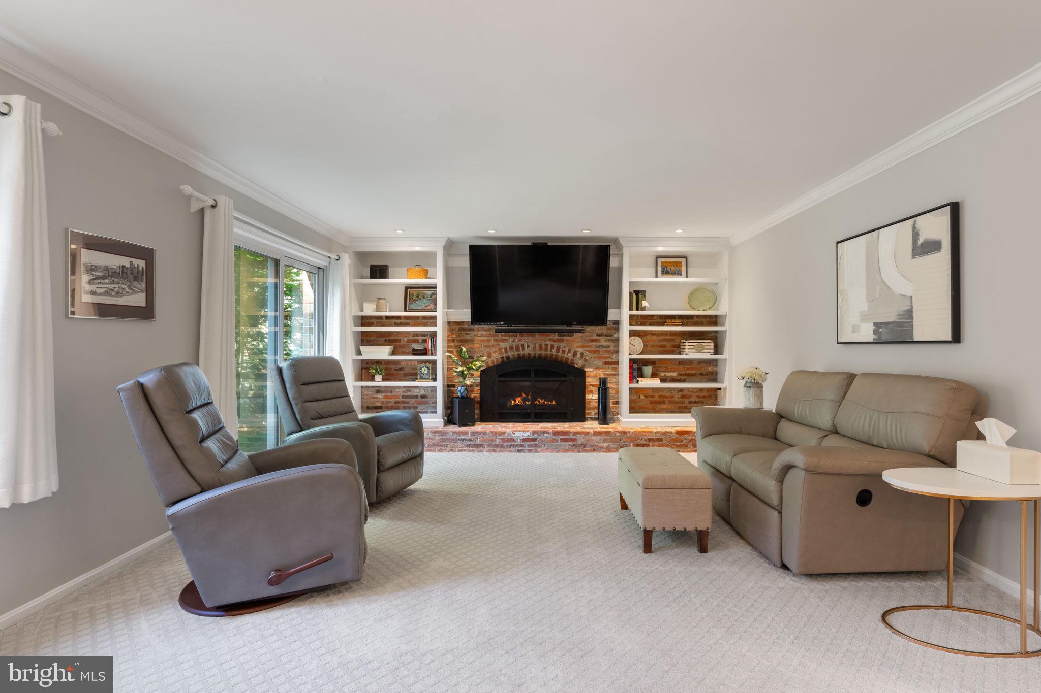 SIGNAL HILL - Residential