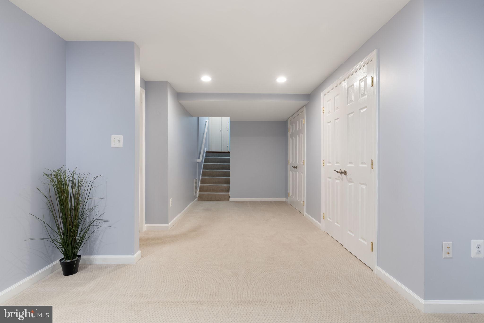 SIGNAL HILL - Residential