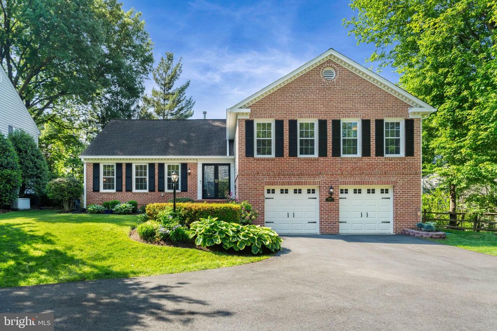 Photo of 5445 Flint Tavern Place, BURKE, VA 22015 (MLS # VAFX2309690)
