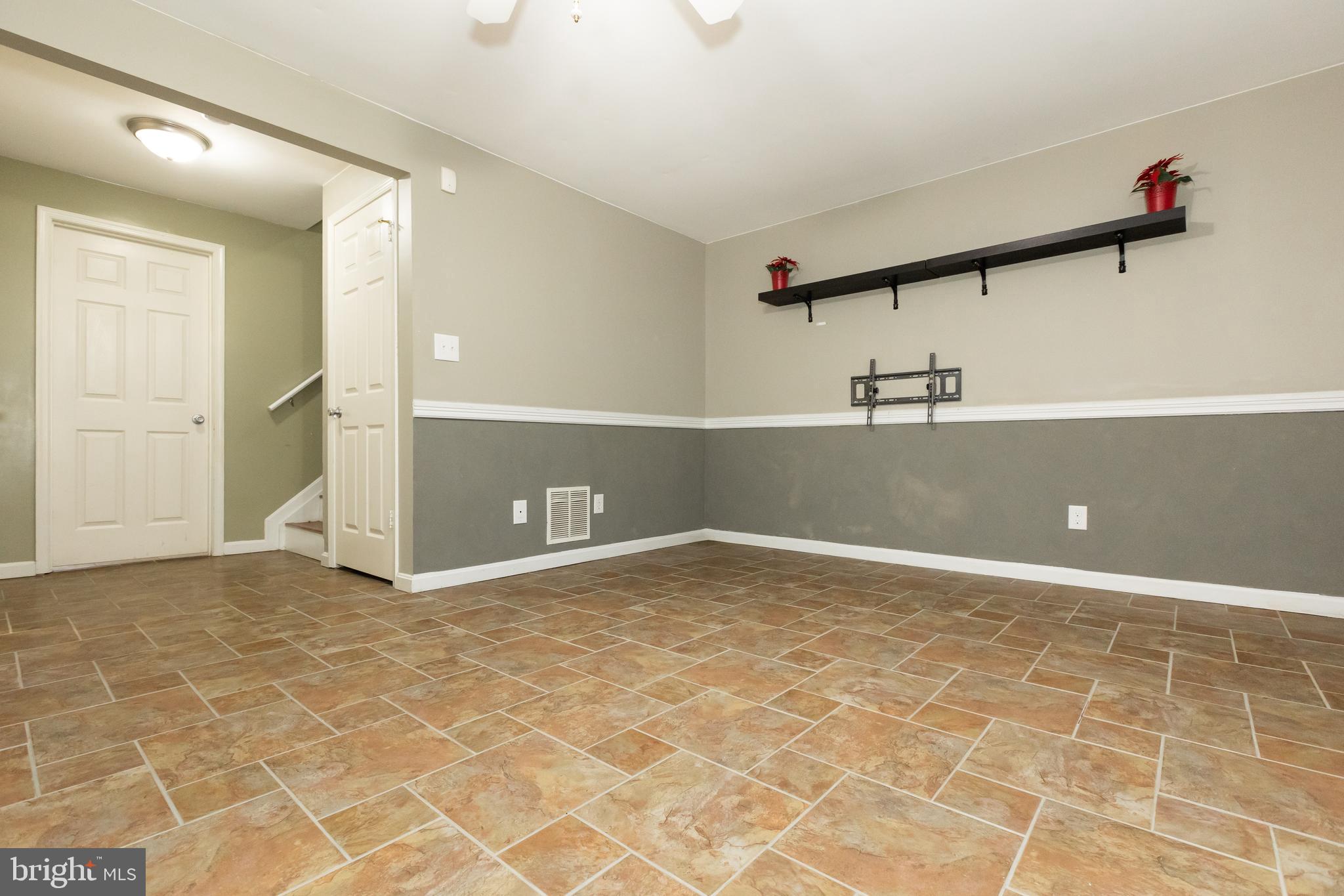 OAKHURST - Residential Lease