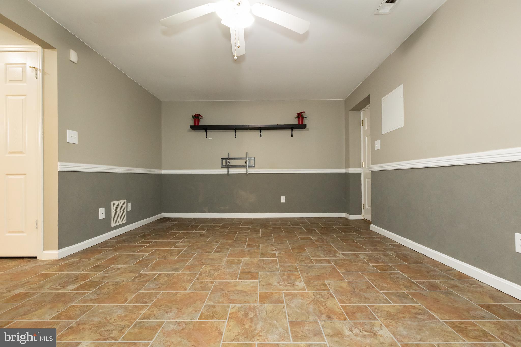 OAKHURST - Residential Lease