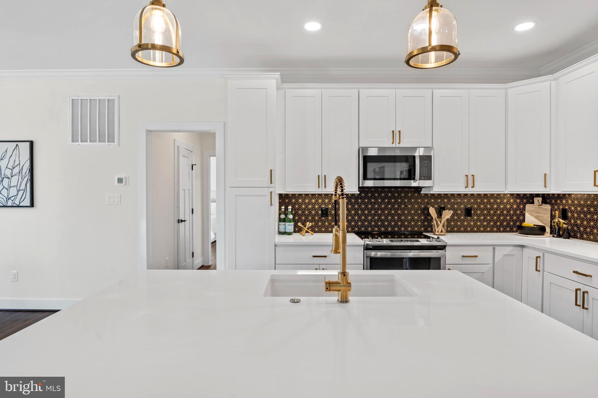 CLIFFTON ON THE POTOMAC - Residential