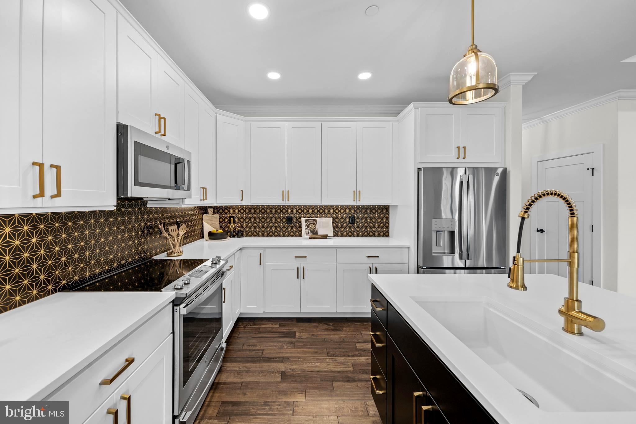 CLIFFTON ON THE POTOMAC - Residential