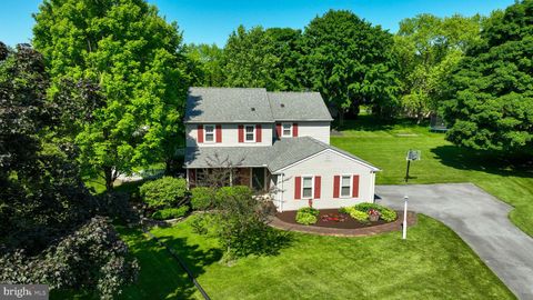 Photo of 1517 Edinborough Circle, Landisville, PA 17538 (MLS # PALA2045164)