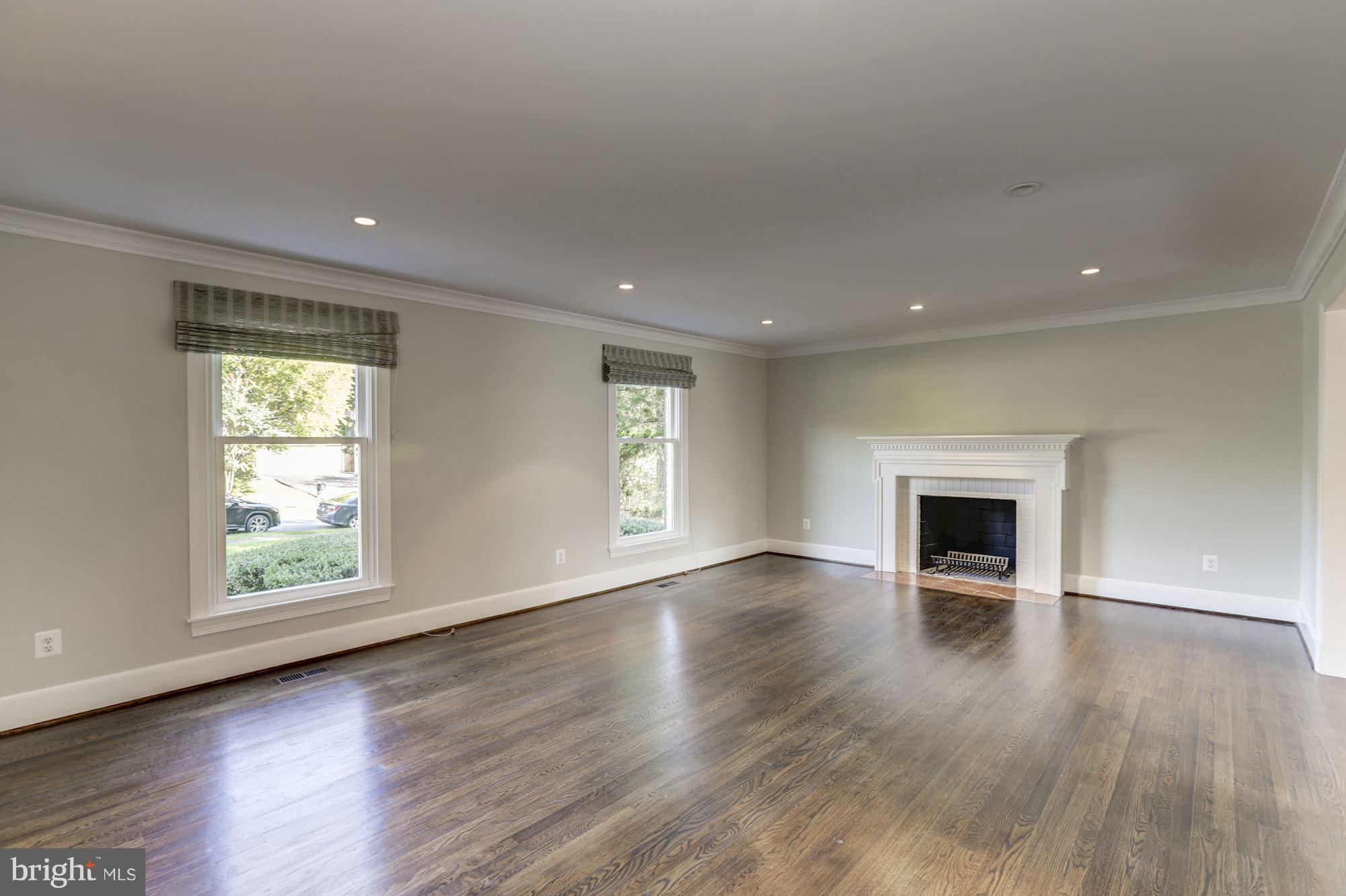 LYNWOOD - Residential