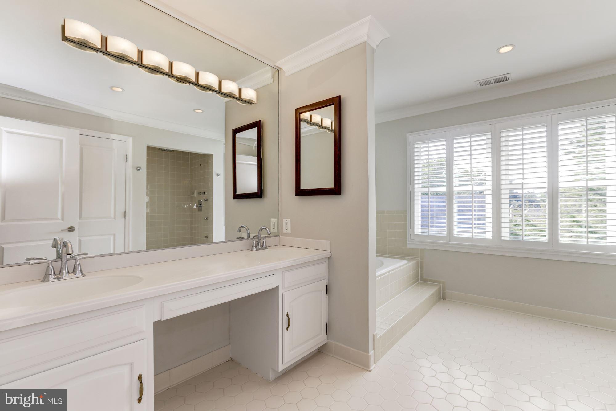 LYNWOOD - Residential